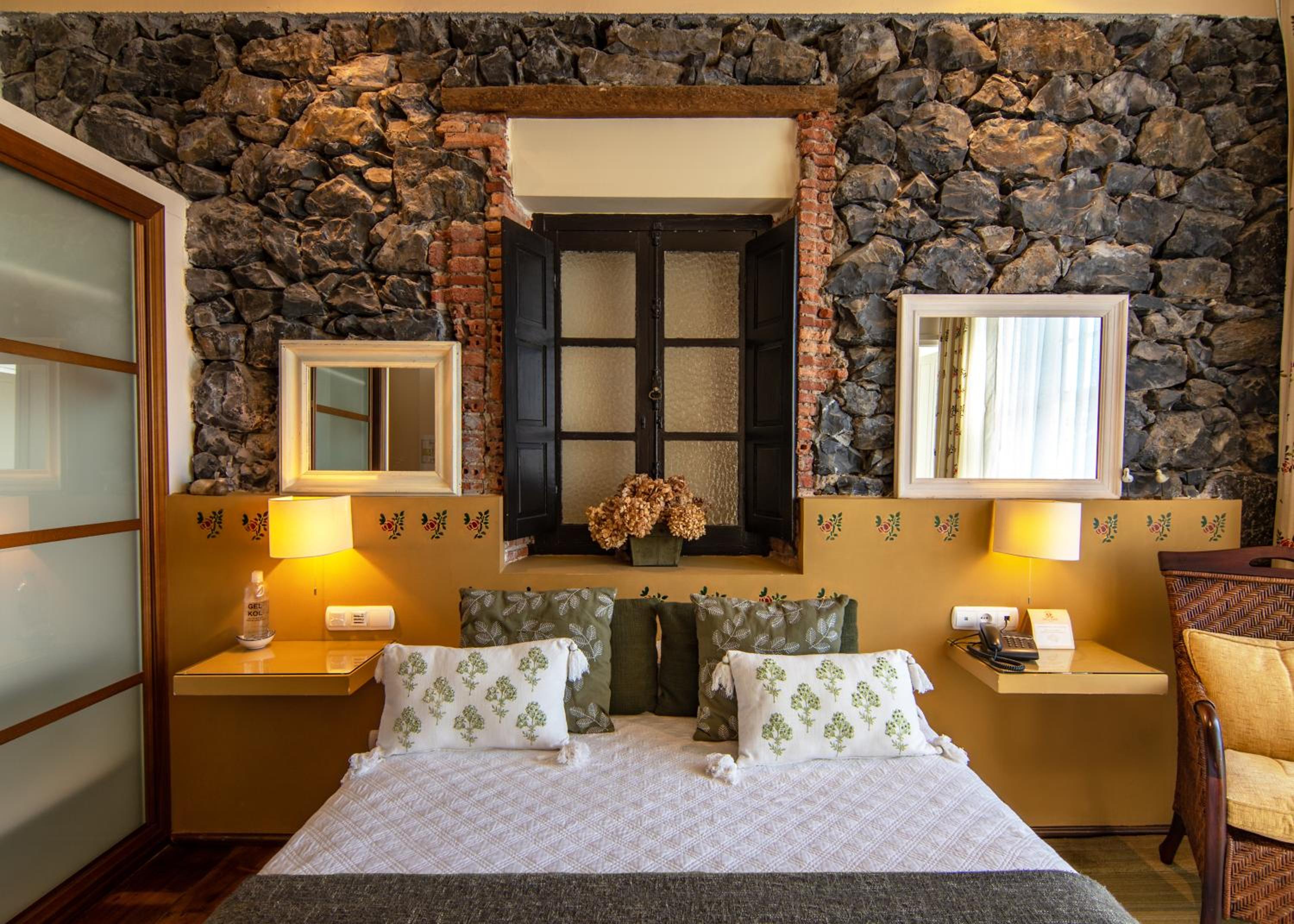 Double or Twin Room - Photo 4