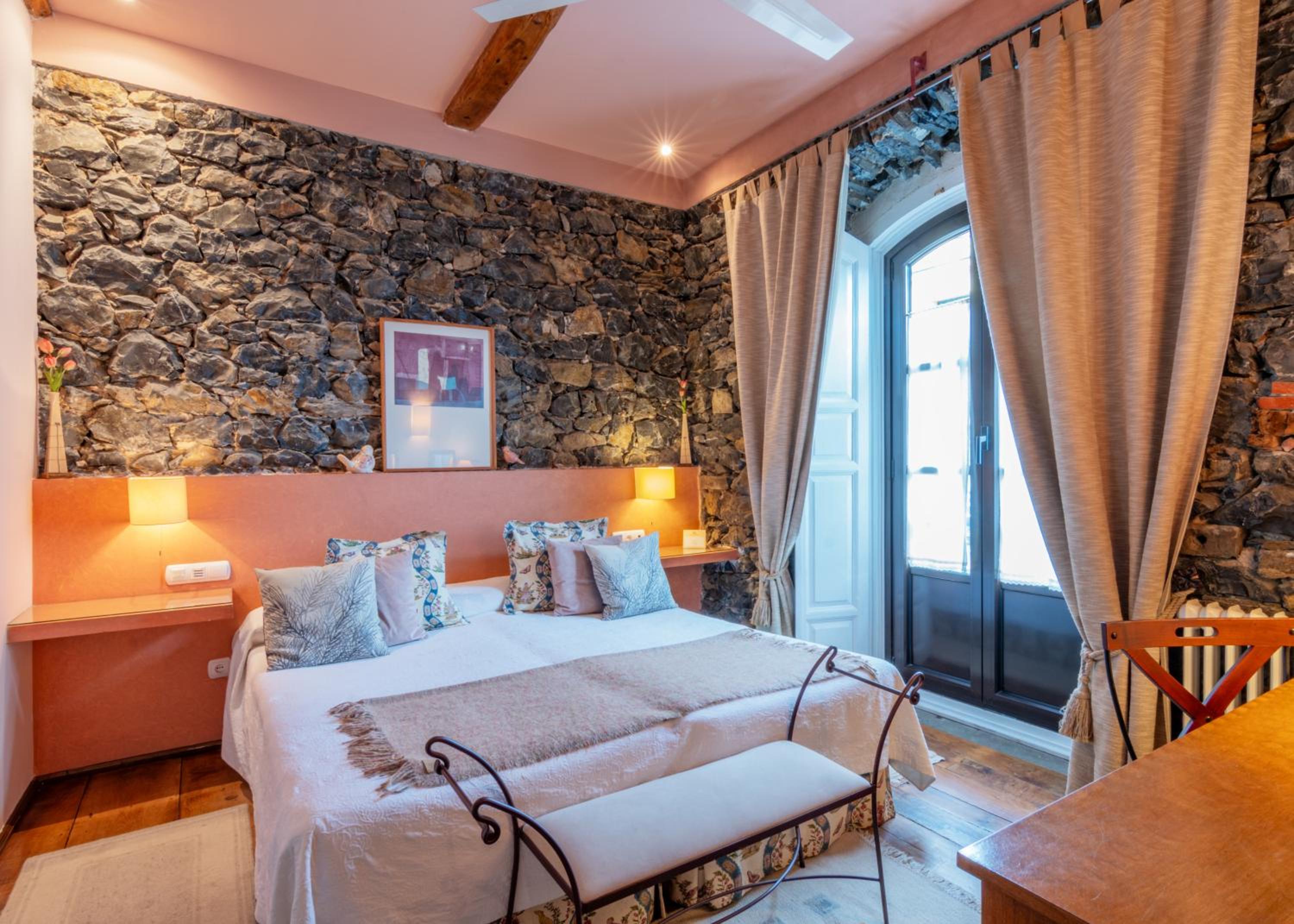 Double or Twin Room - Photo 10