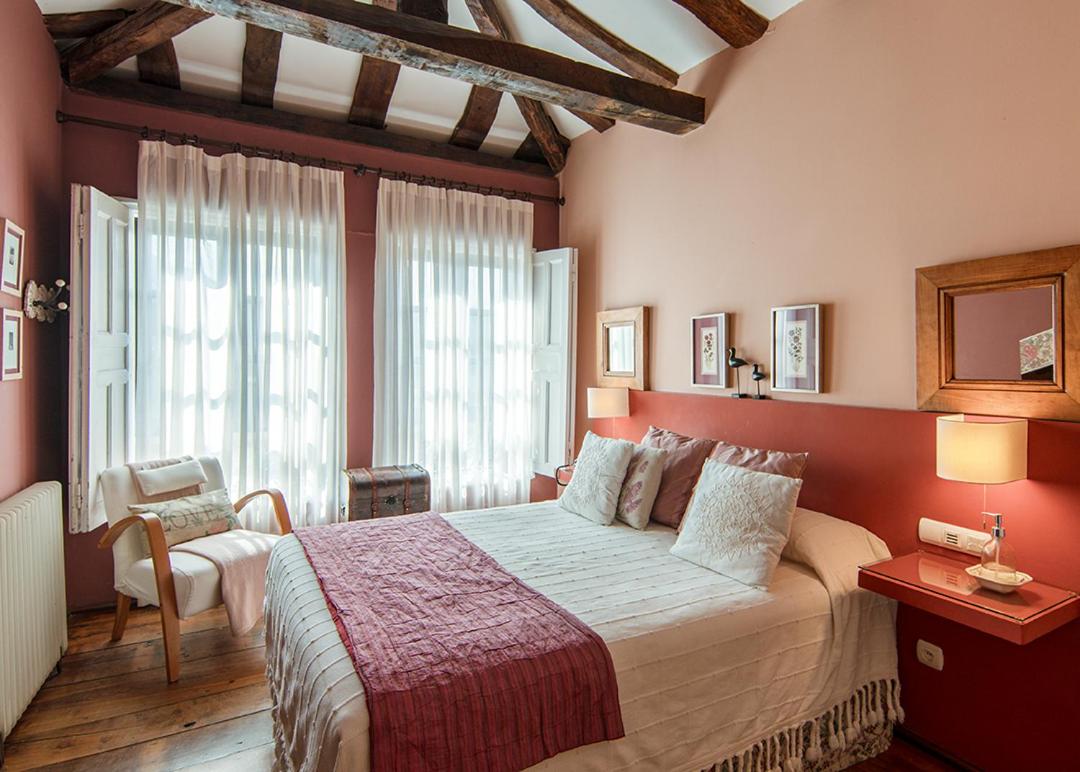Double or Twin Room - Photo 6