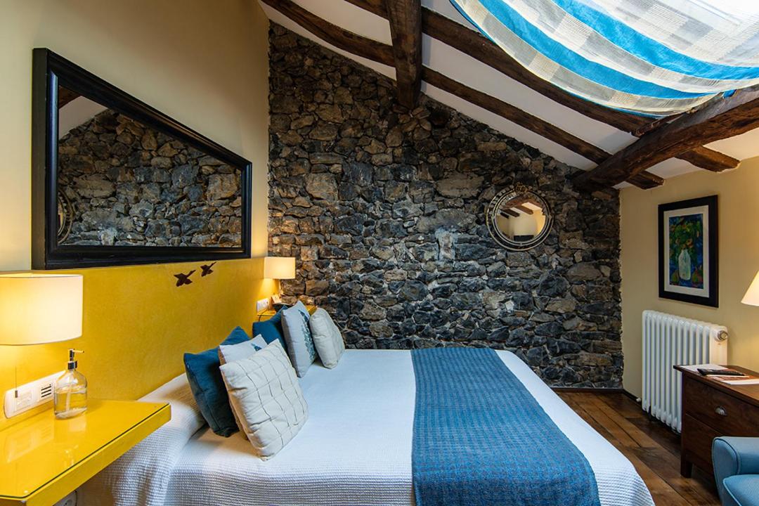 Double or Twin Room - Photo 11