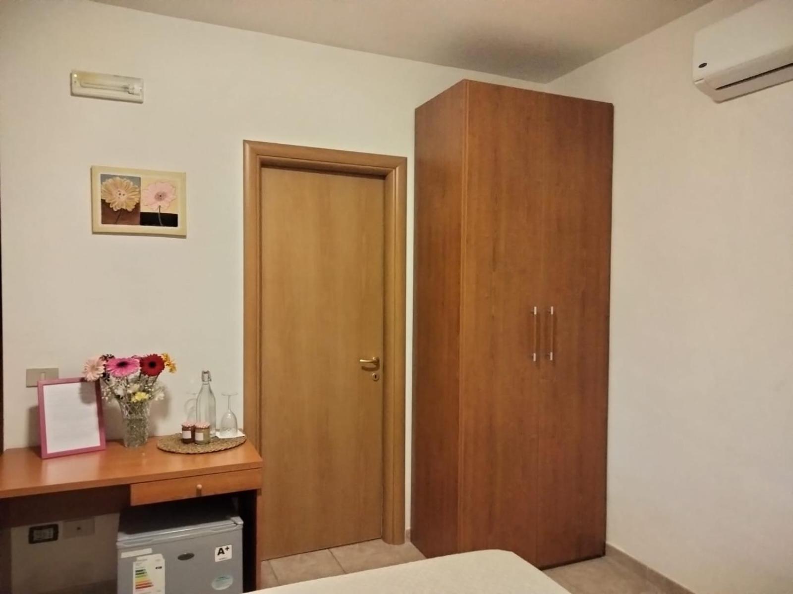Double Room - Photo 4