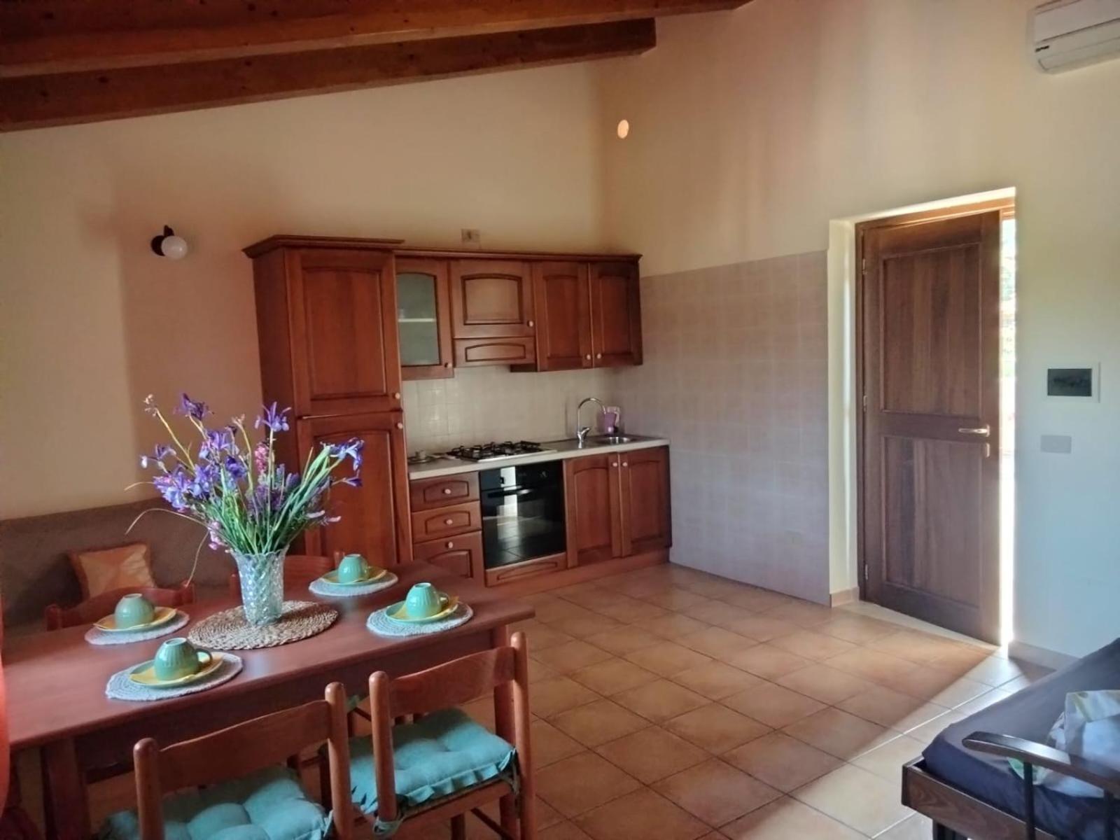 One-Bedroom Apartment - Photo 3