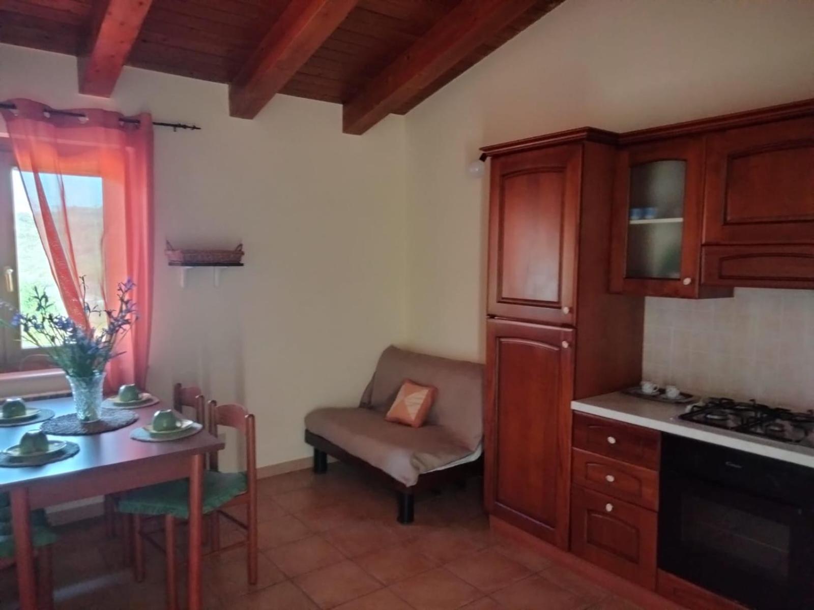 One-Bedroom Apartment - Photo 4