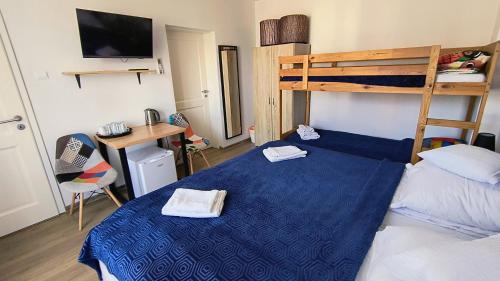 Quadruple Room with Balcony photo 3
