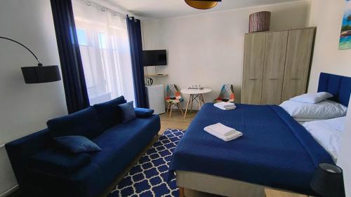 Family Room with Balcony photo 3