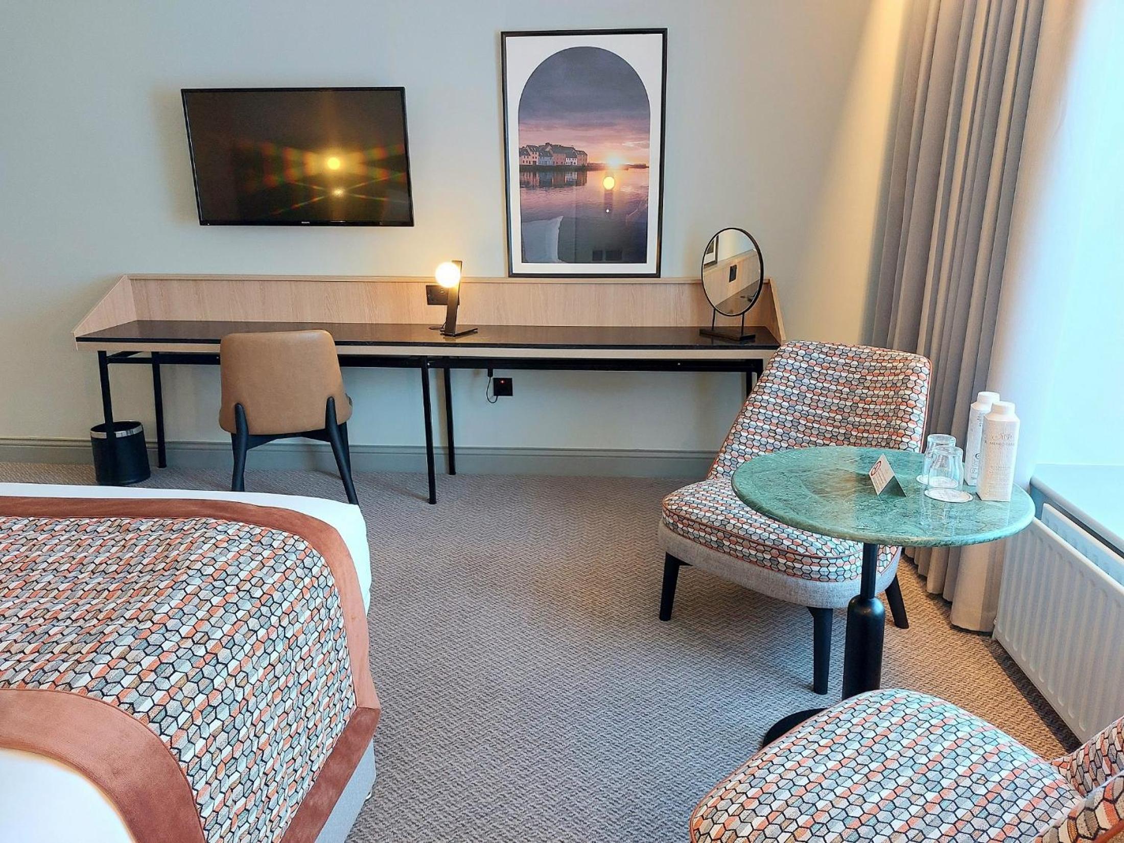 Superior Signature King Room