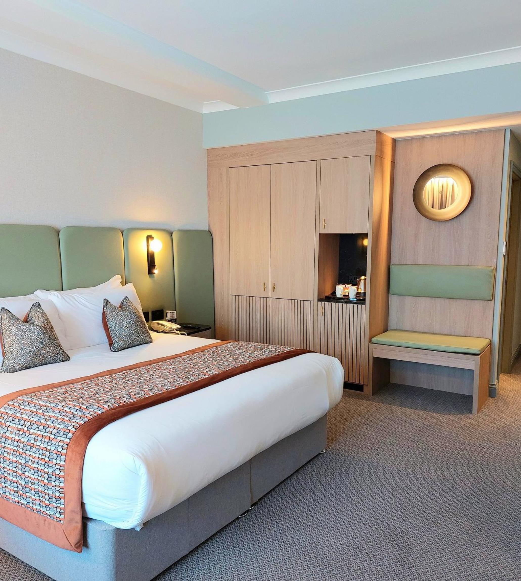 Superior Signature King Room