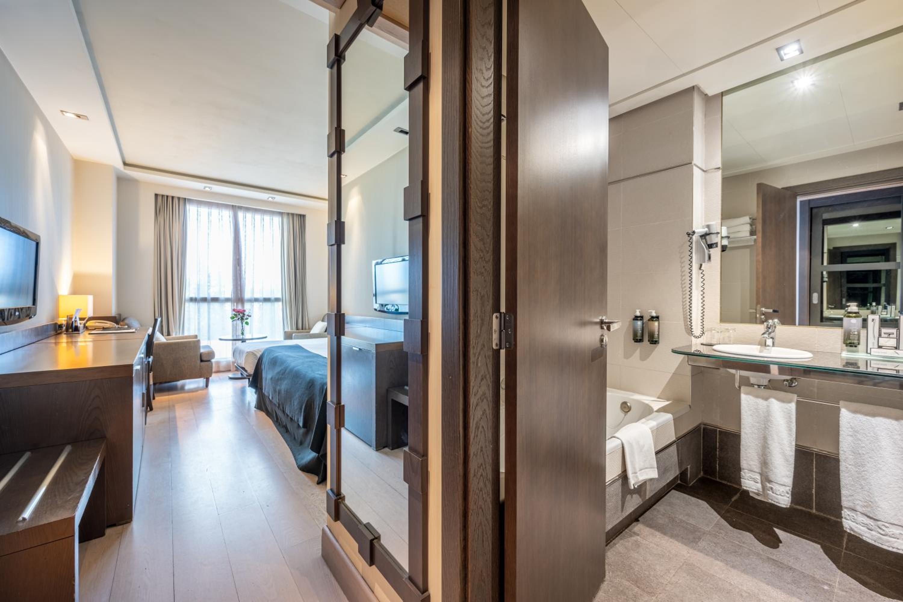 Standard Triple Room - Photo 4