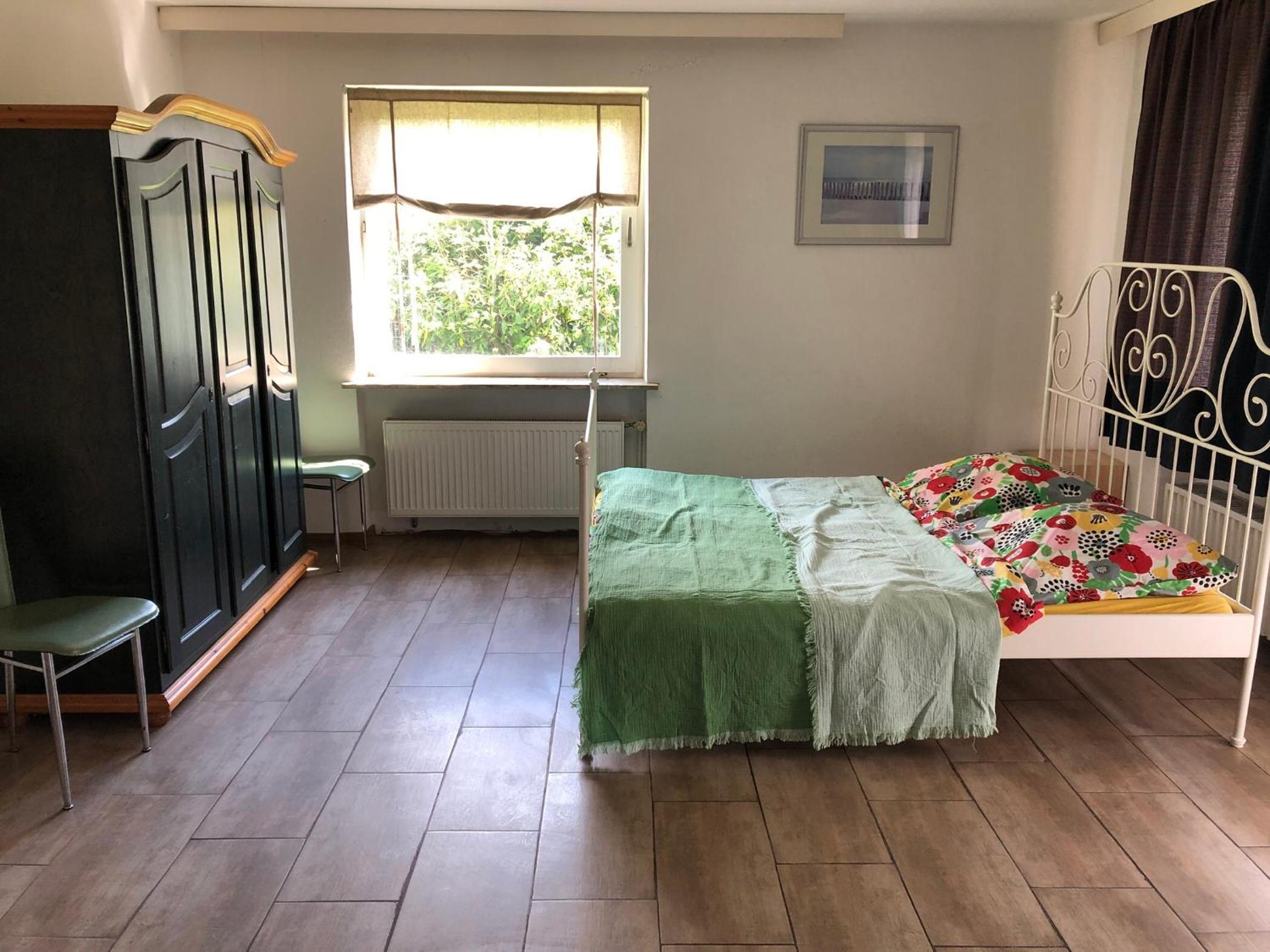 One-Bedroom Apartment - Non-Smoking photo 1