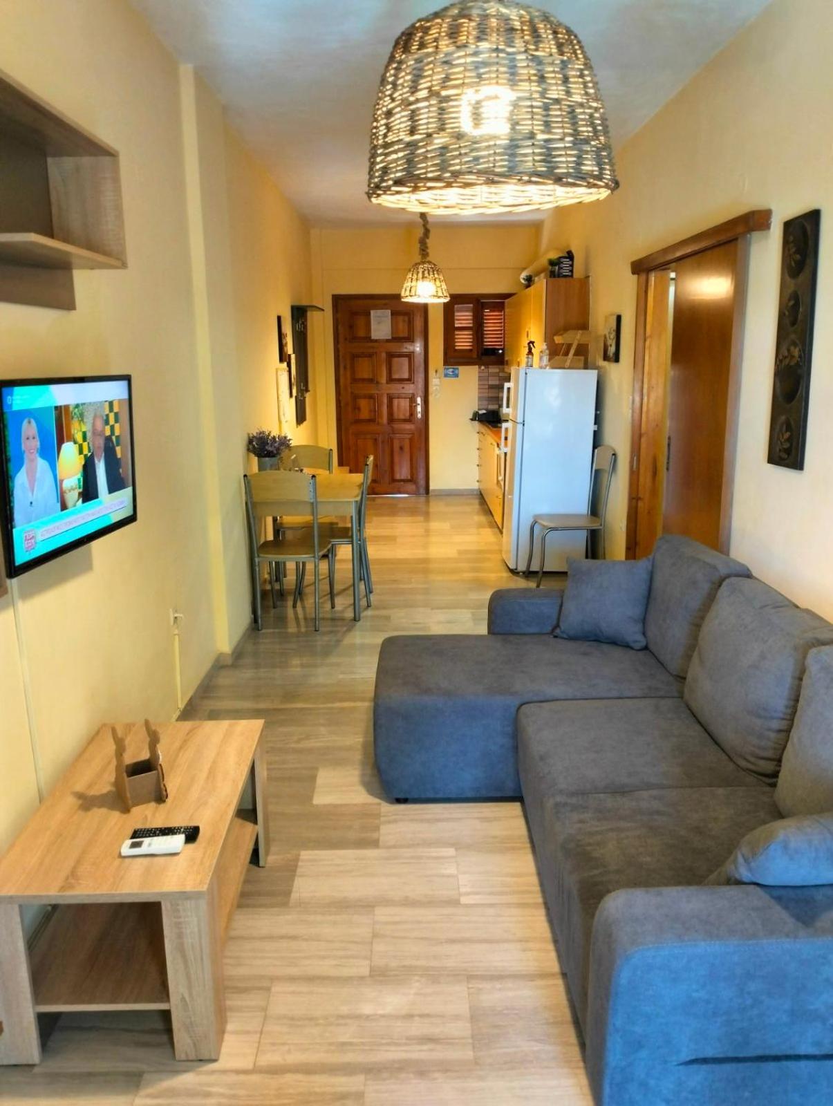 One-Bedroom Apartment photo 2