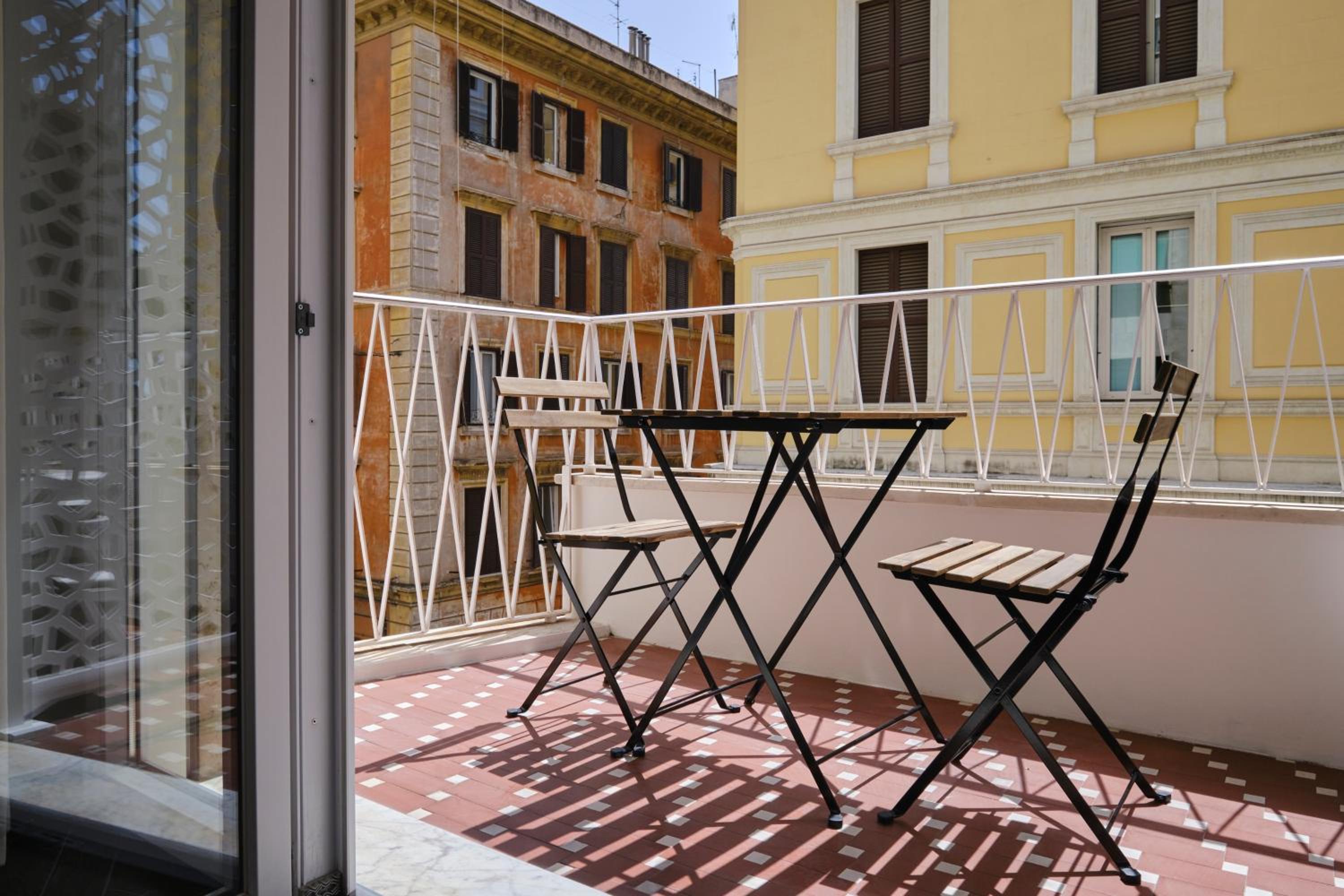 Queen Room with Balcony photo 2