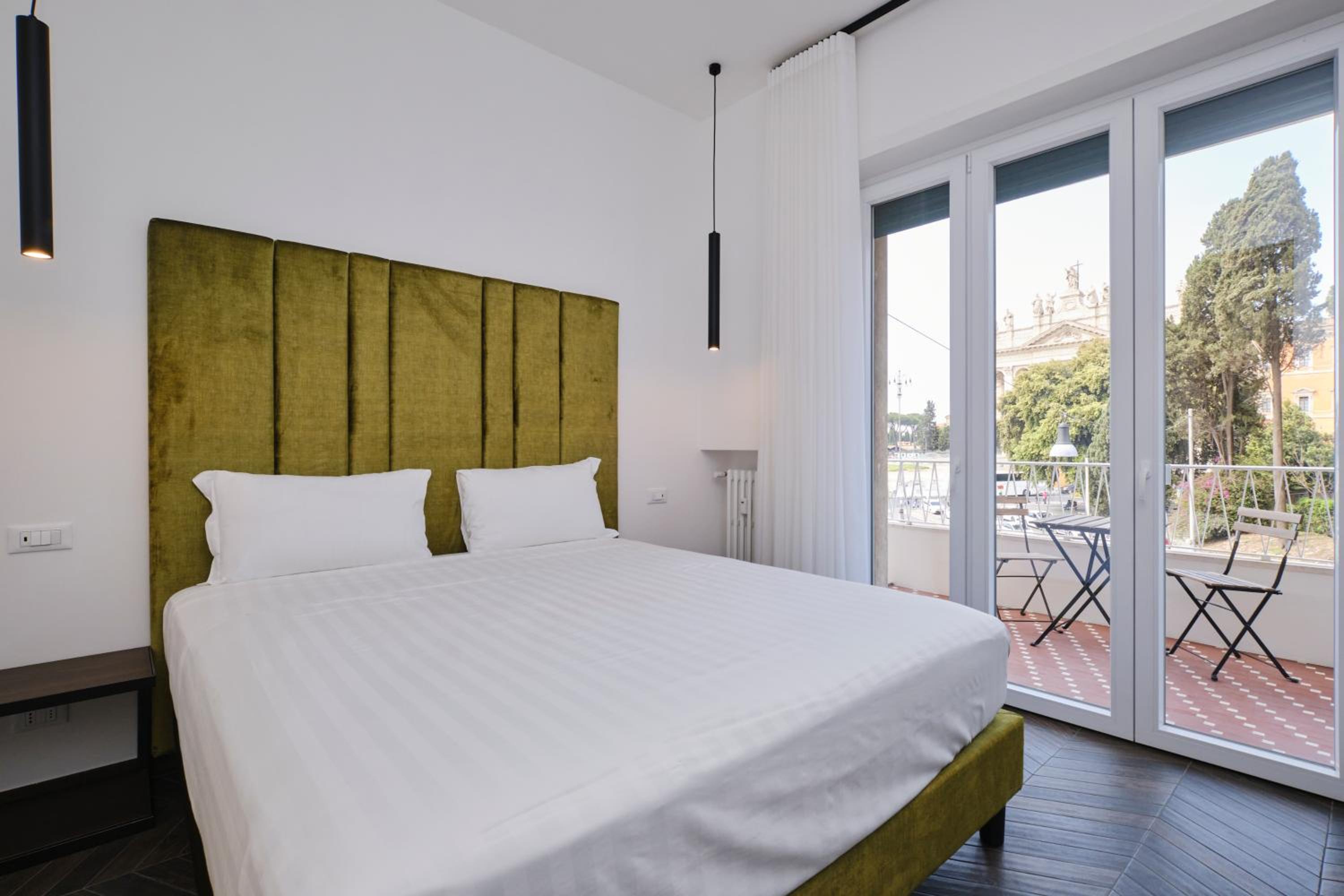 Deluxe Double Room with Balcony photo 2