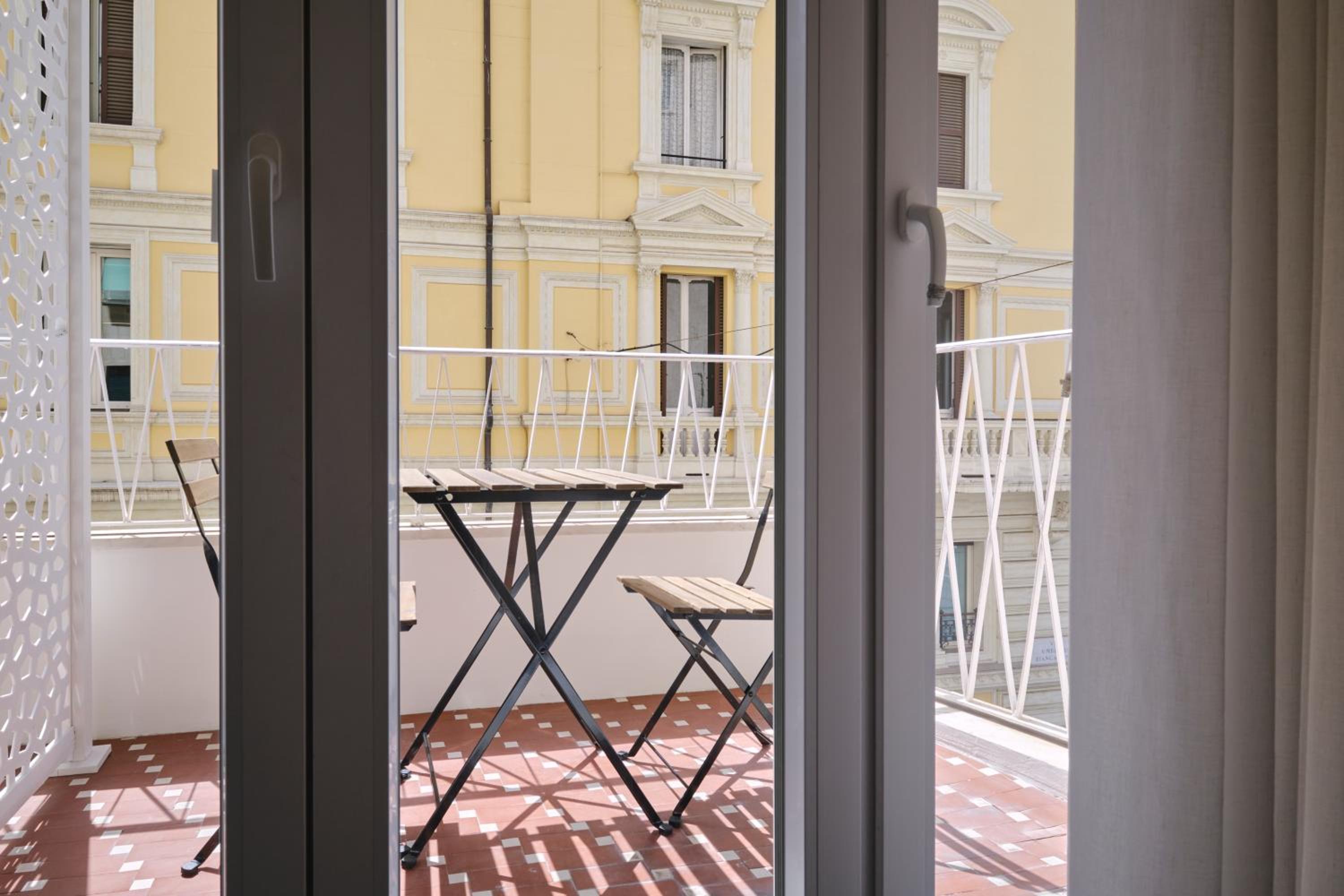Queen Room with Balcony photo 2