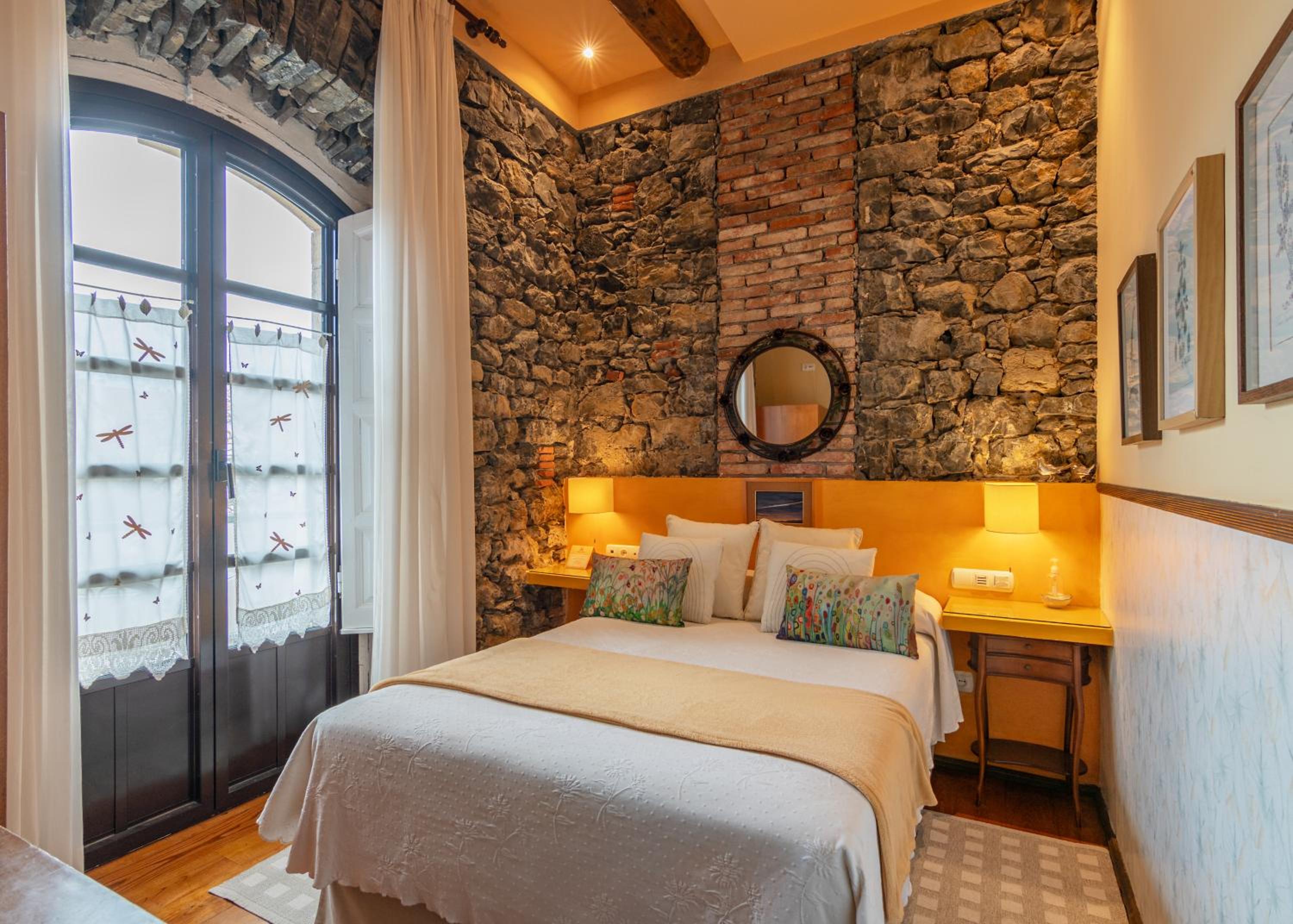Double or Twin Room - Photo 2