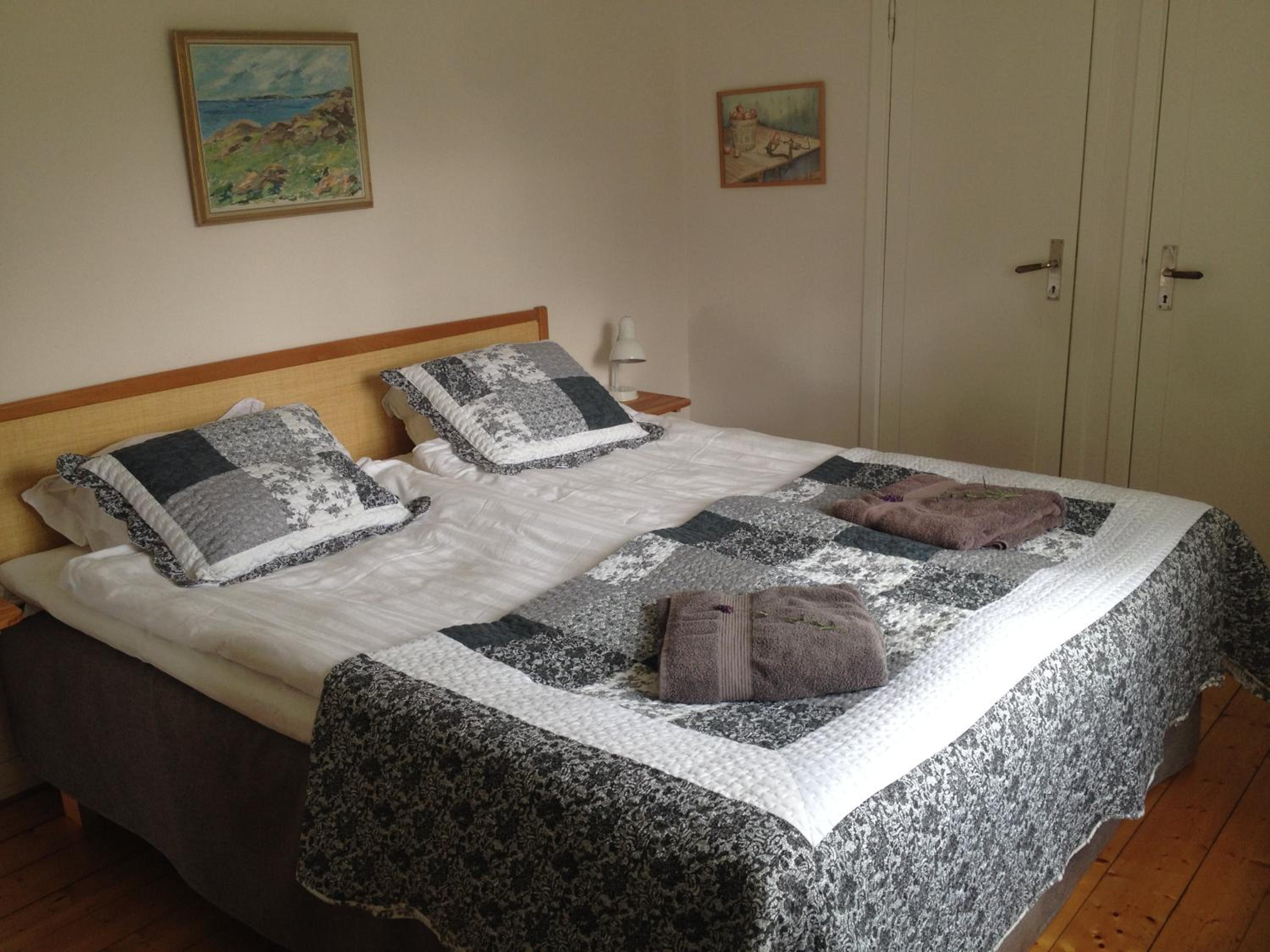 Double or Twin Room with Shared Bathroom photo 1