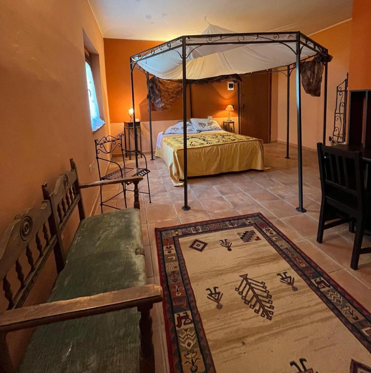 Large Double Room photo 3