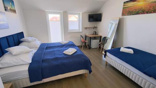 Triple Room with Shared Bathroom photo 2