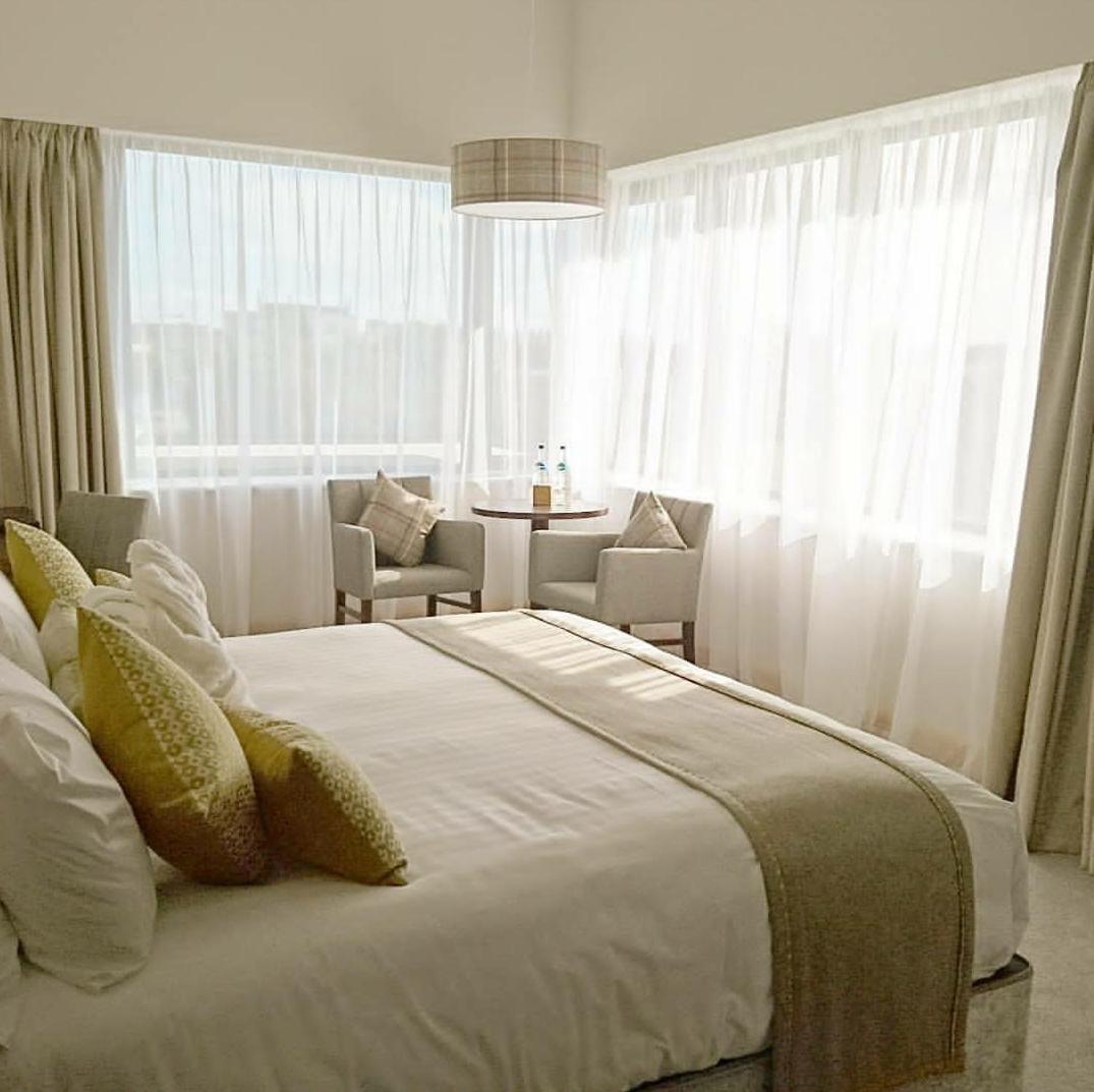 Signature King Room thumbnail 5