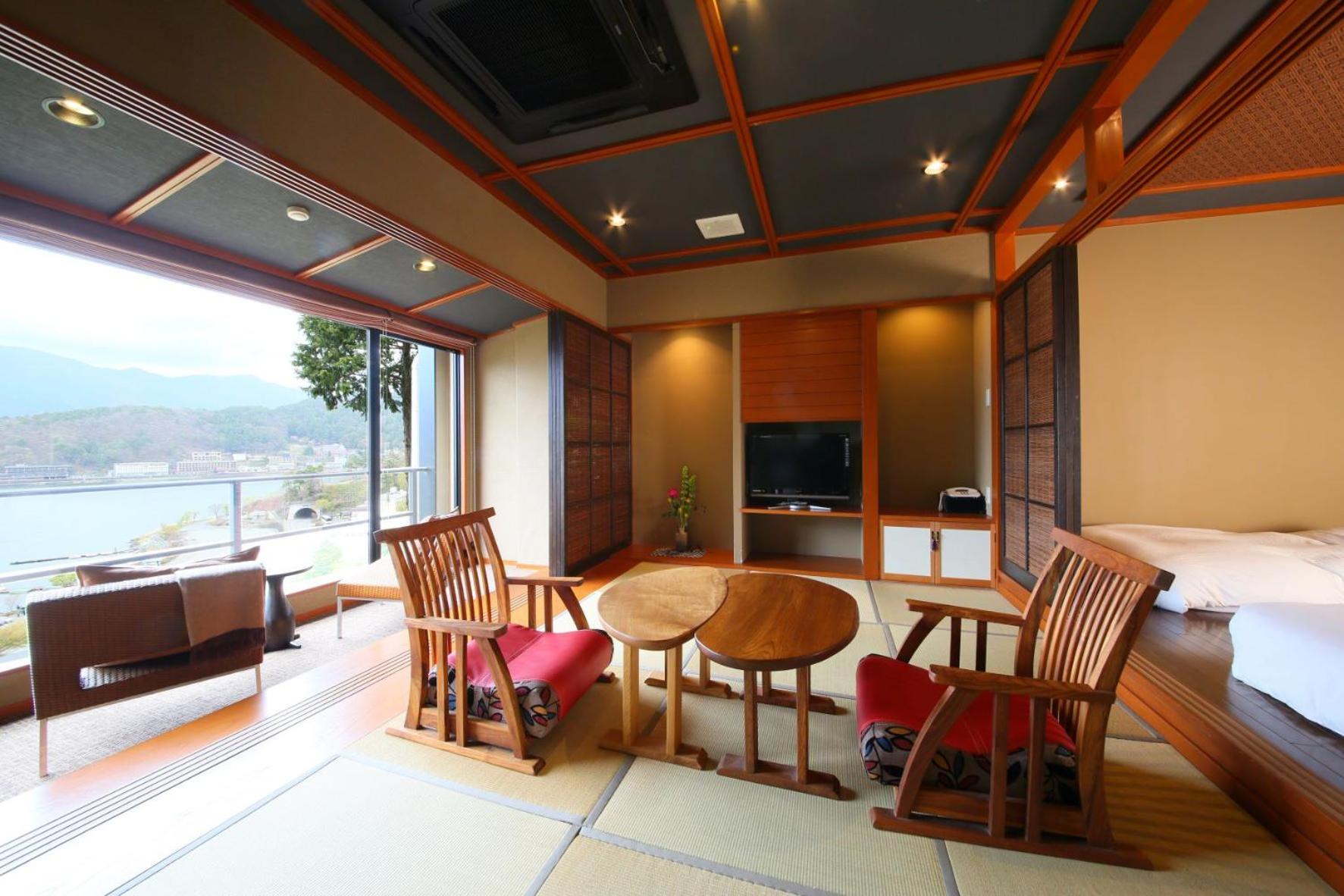Japanese-Style Room with Beds with Lounge Access (over 13 years old)