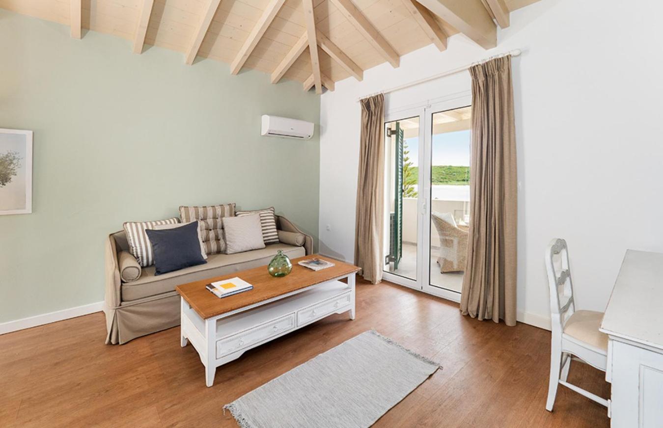 Quadruple