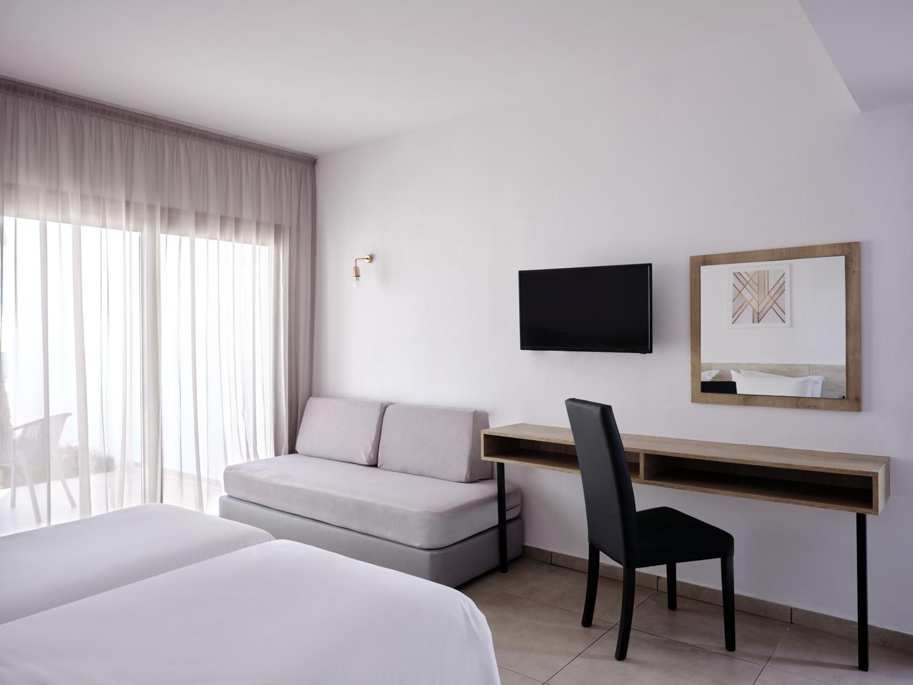 Double or Twin Room photo 2