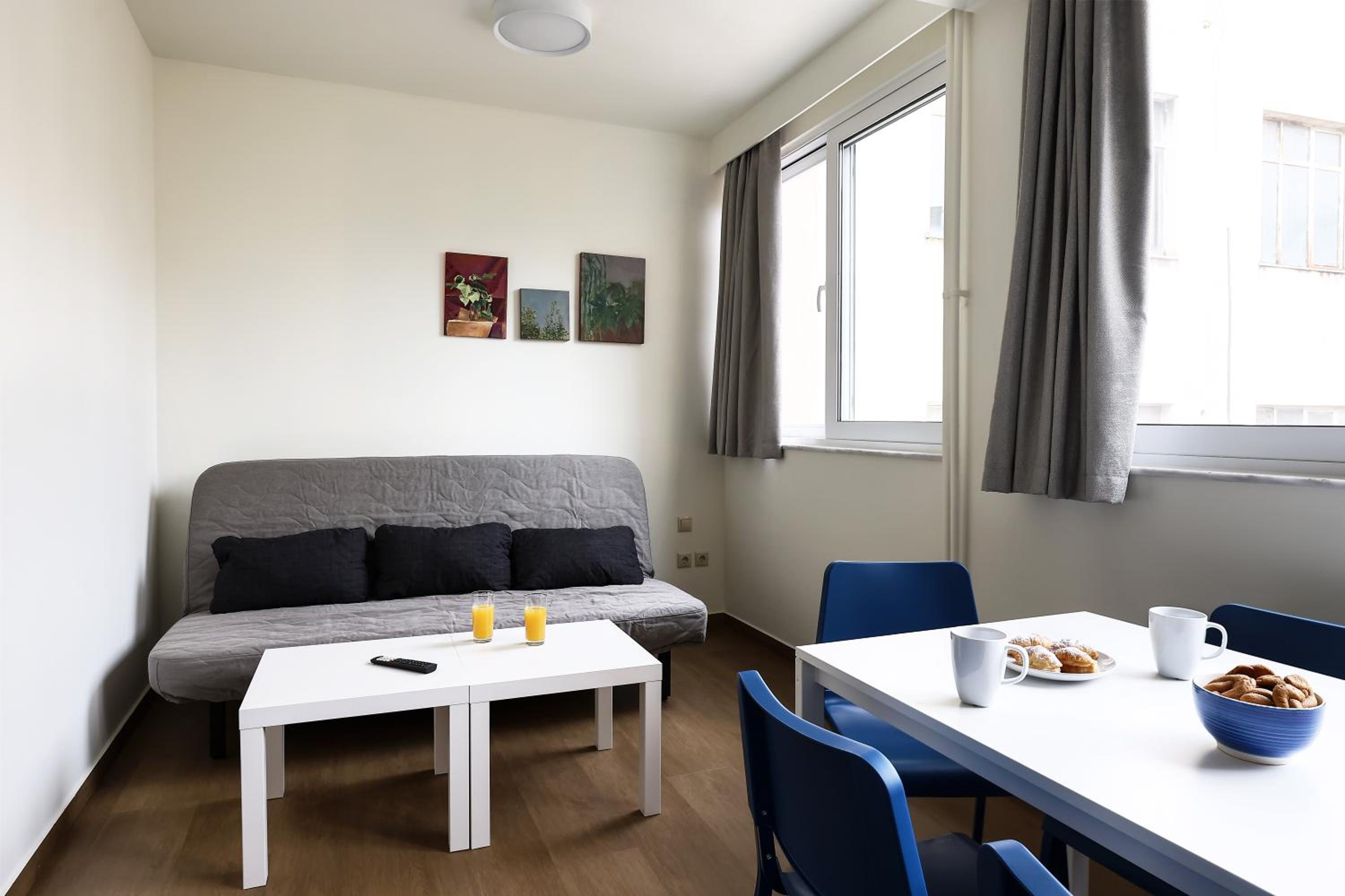 Apartment photo 2