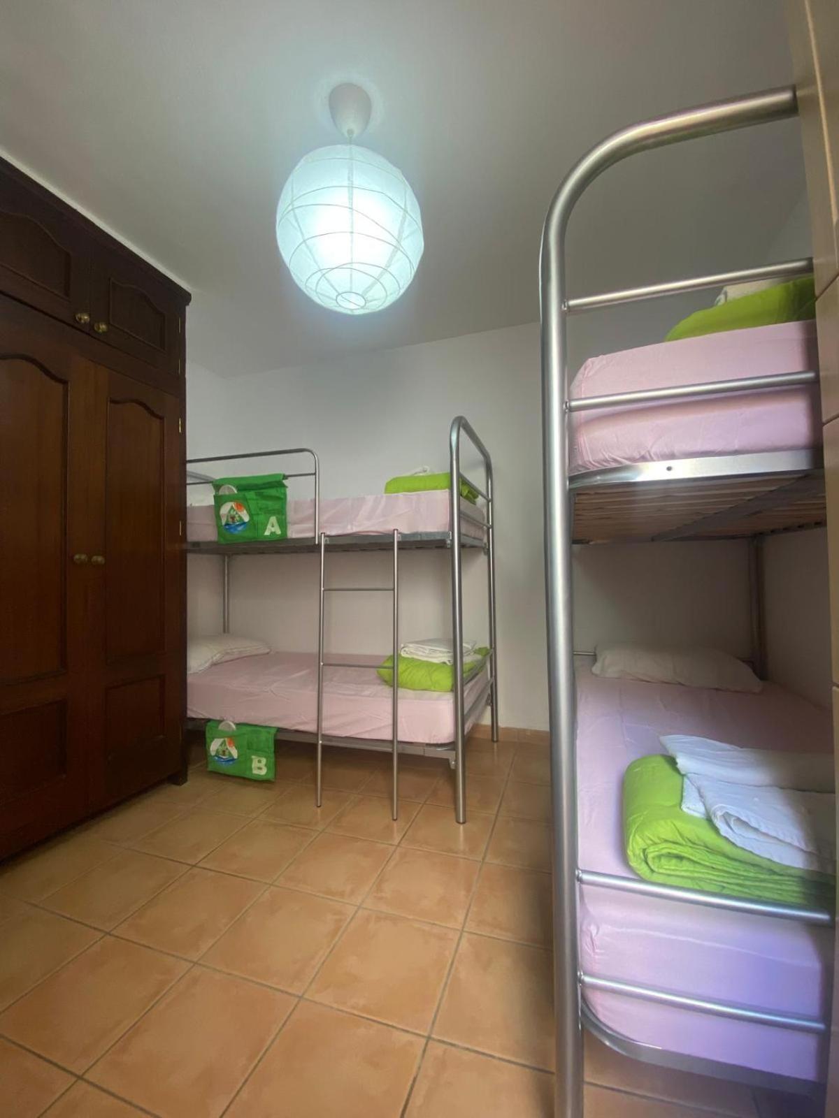 Bed in 4-Bed Mixed Dormitory Room photo 3