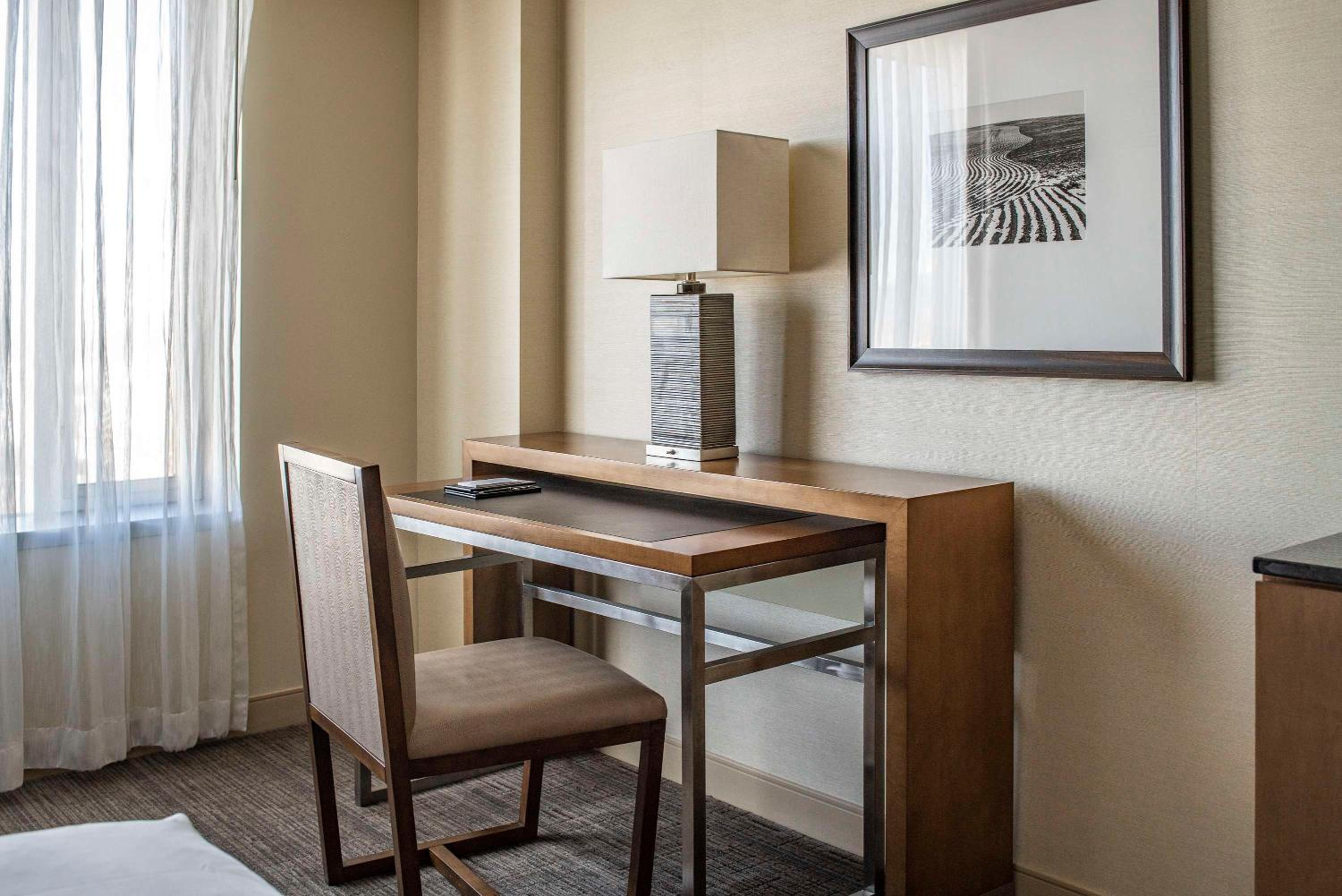 King Room with City View - Photo 1