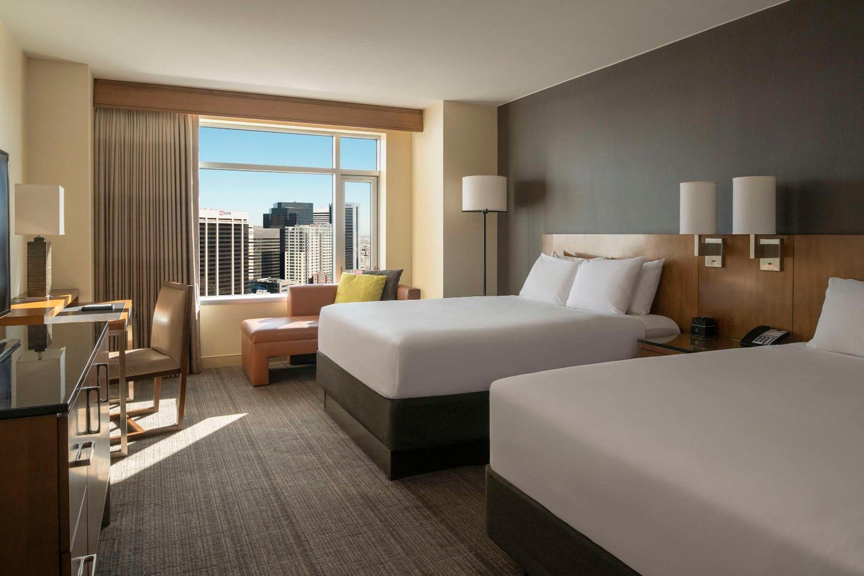 Room, 2 Queen Beds, City View