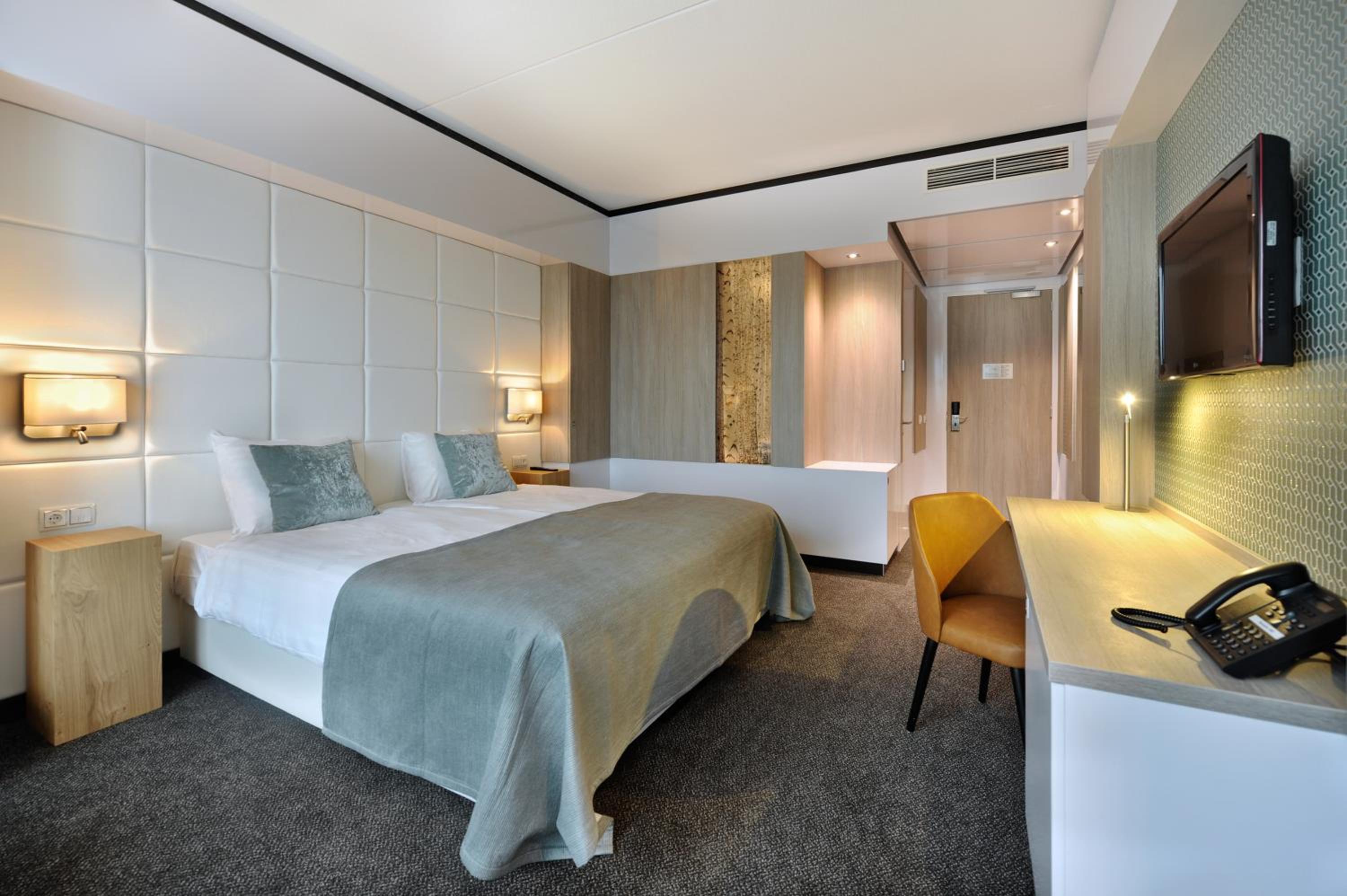 Deluxe Double Room photo 2