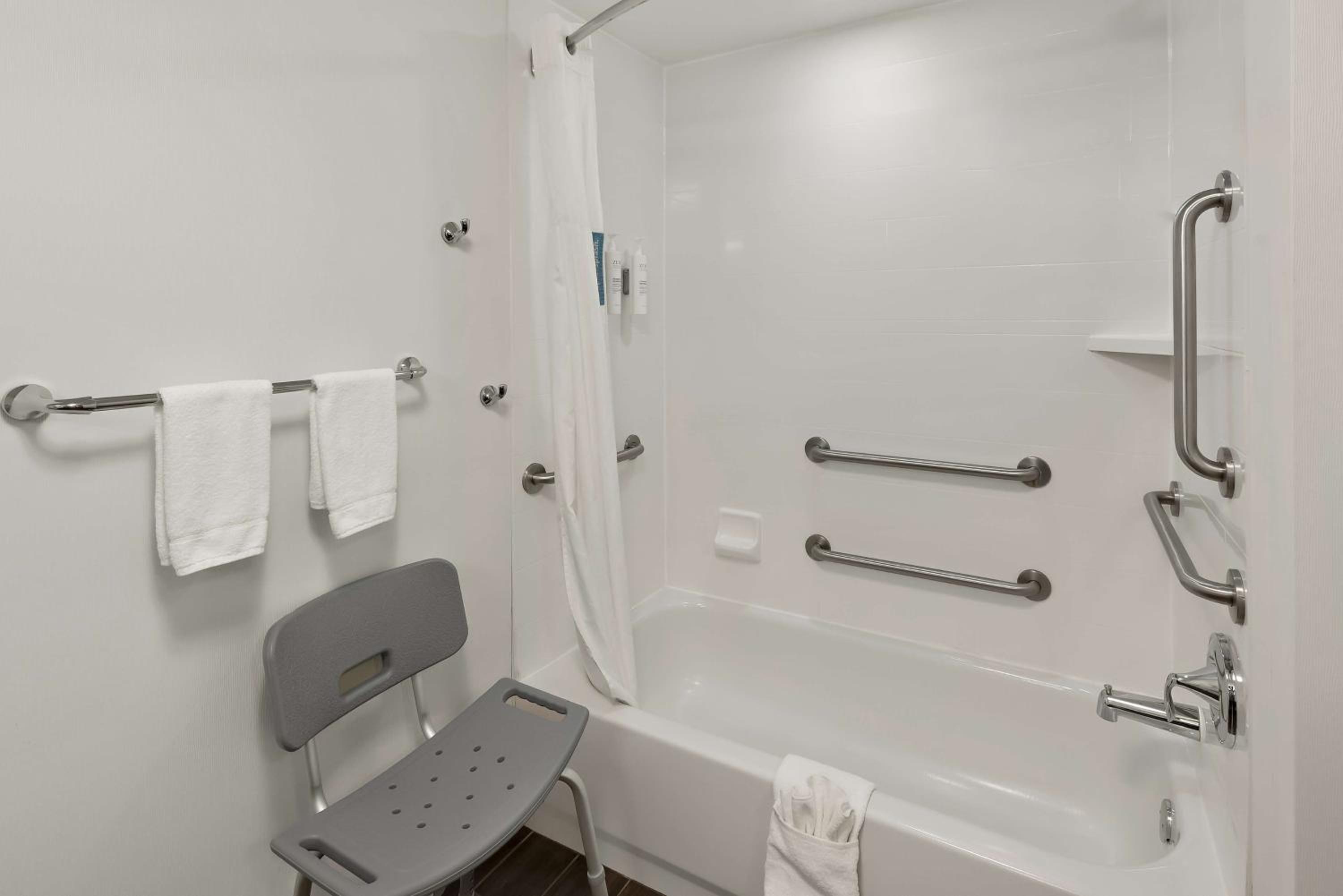 King Room - Mobility Access/Non-Smoking - Photo 3