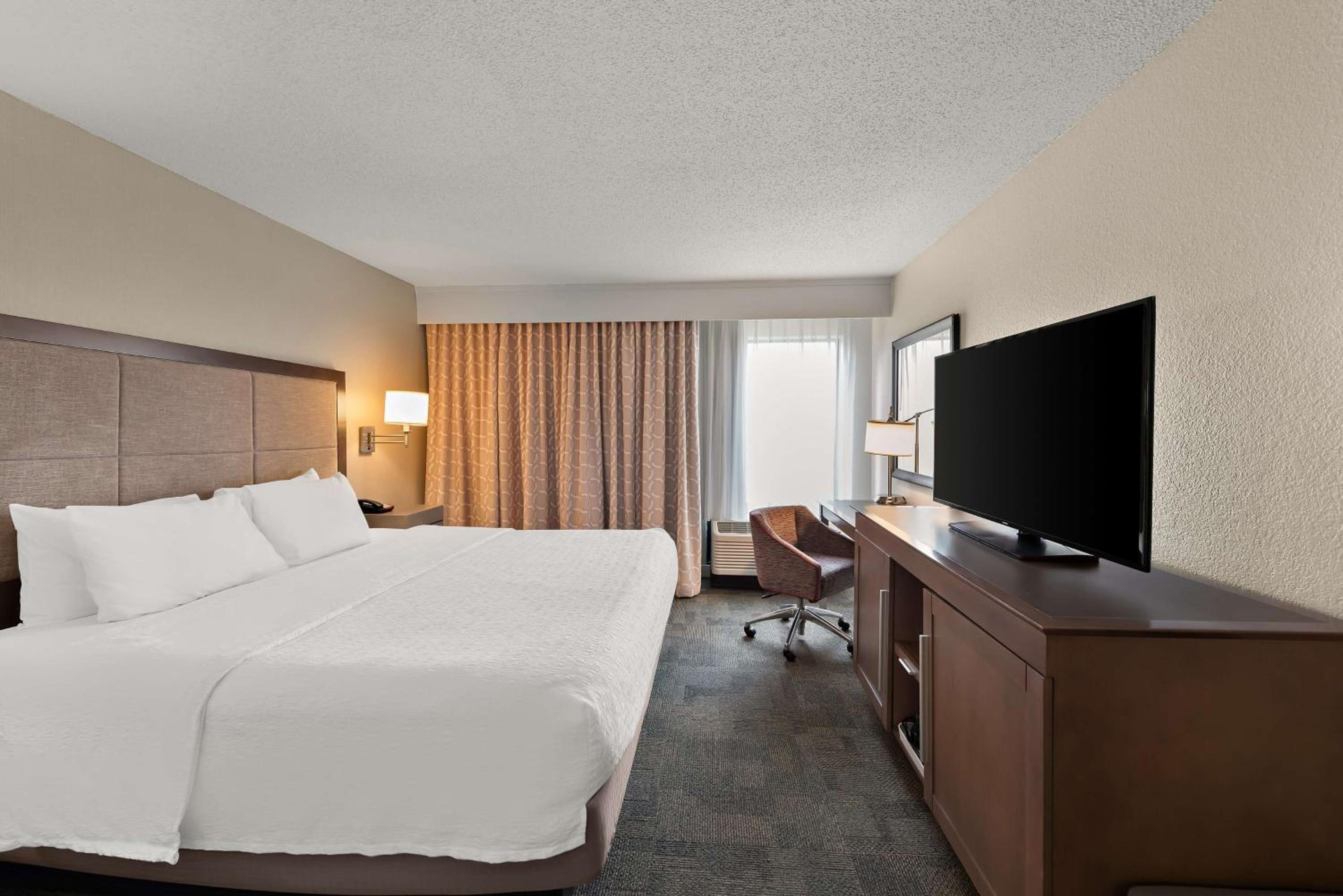 King Room - Mobility Access/Non-Smoking - Photo 4