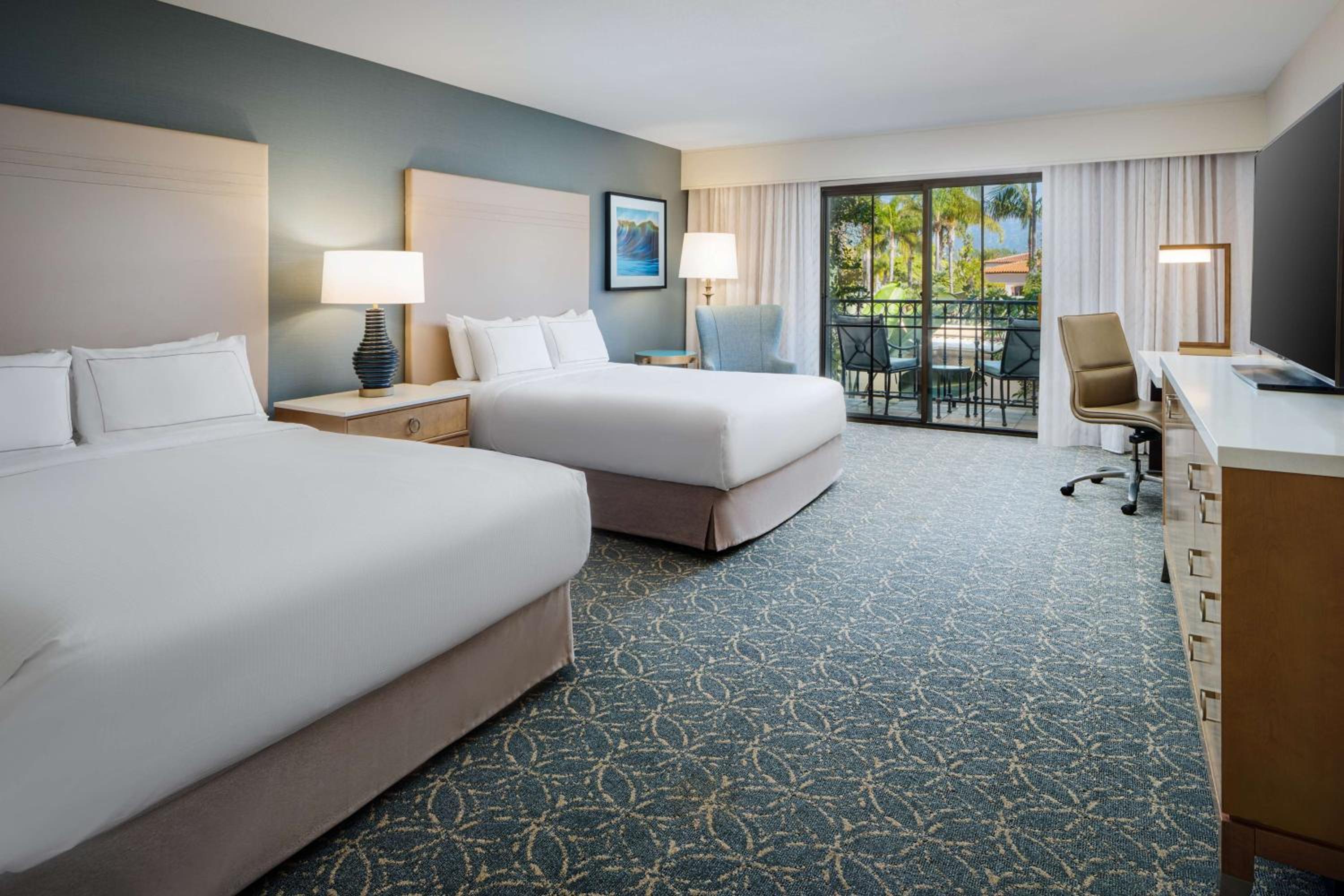 Queen Room with Two Queen Beds and Balcony or Patio with Mountain View - Photo 3