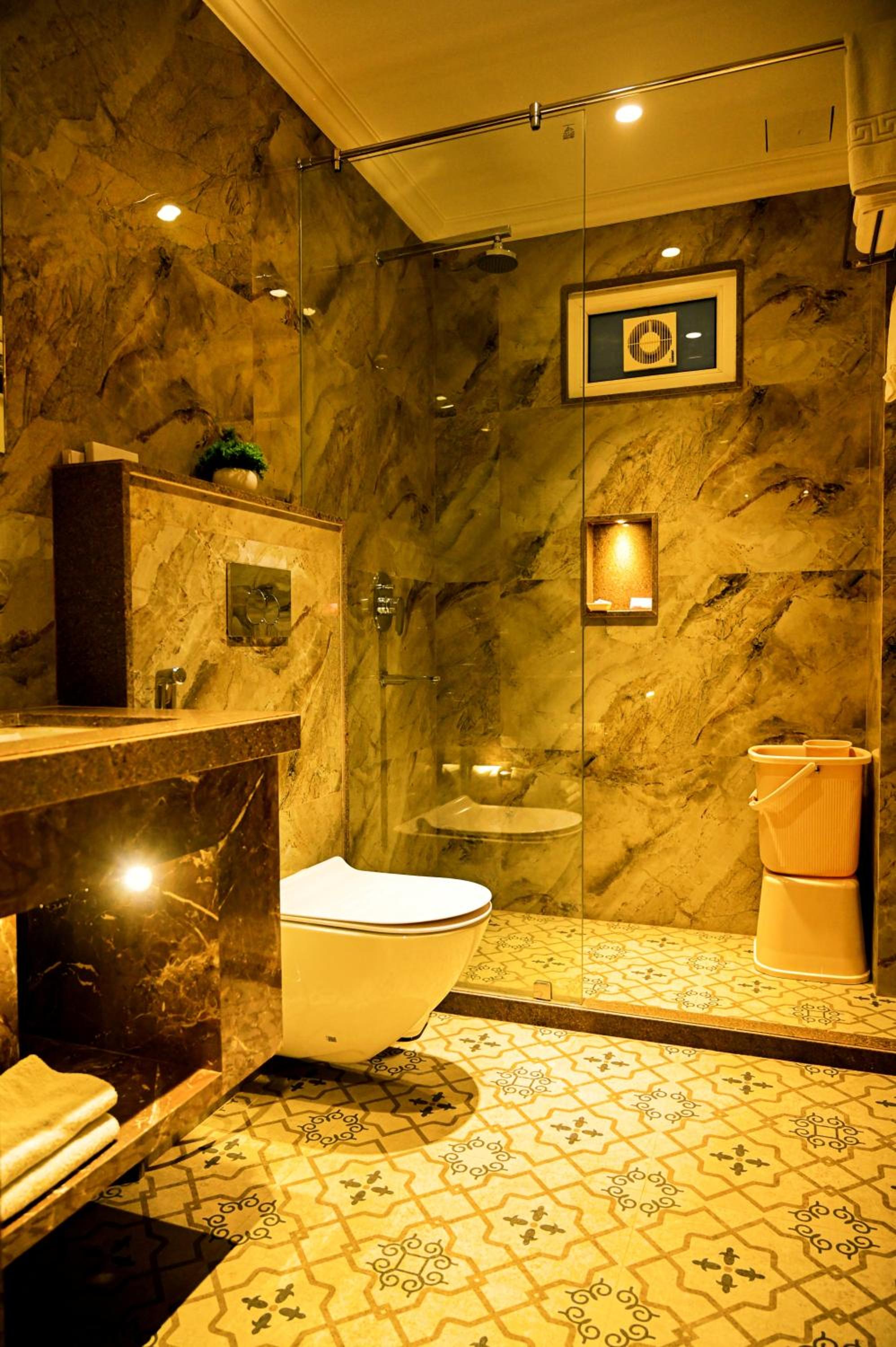 Deluxe Room - Photo 11