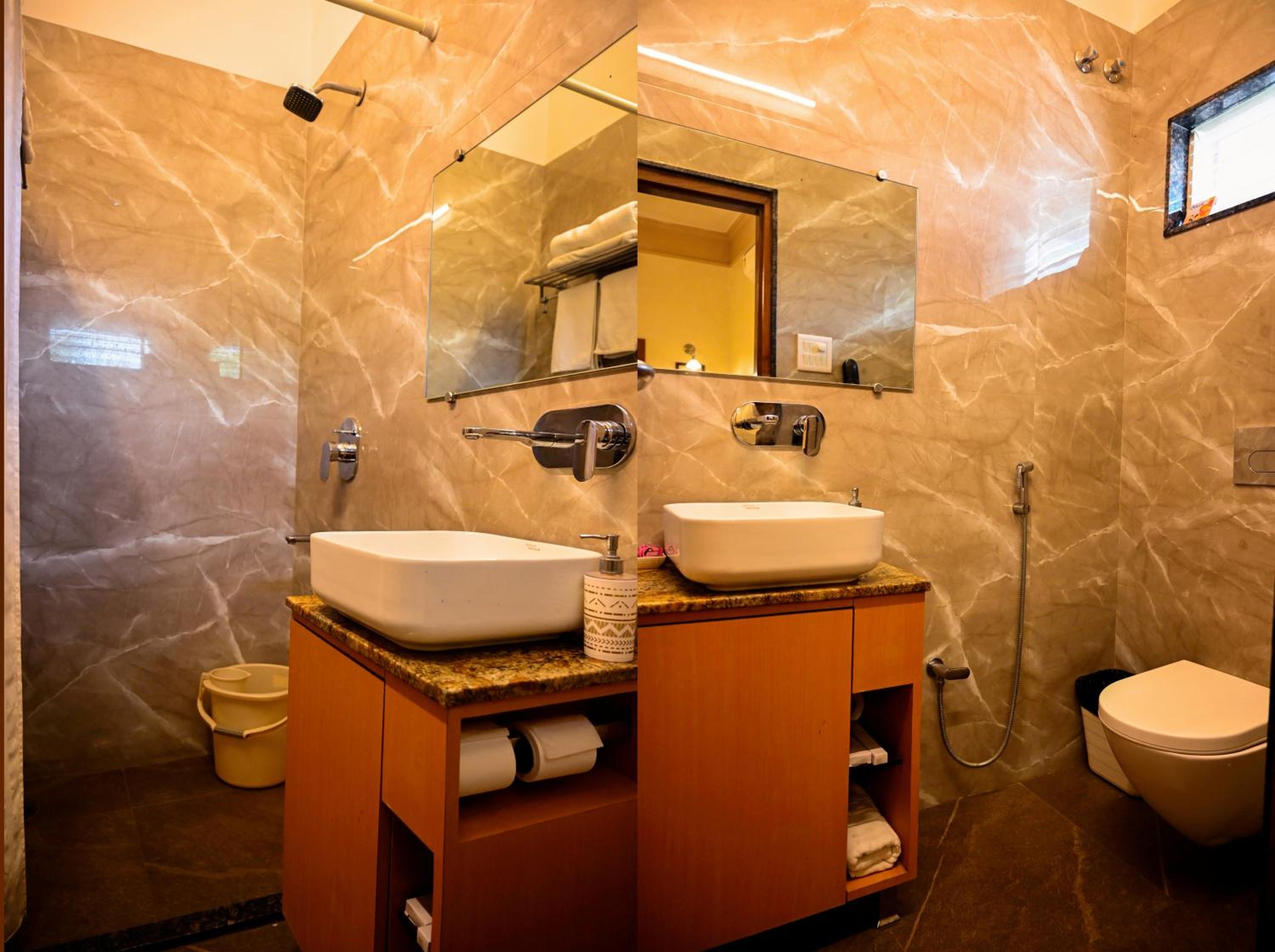 Deluxe Room - Photo 10