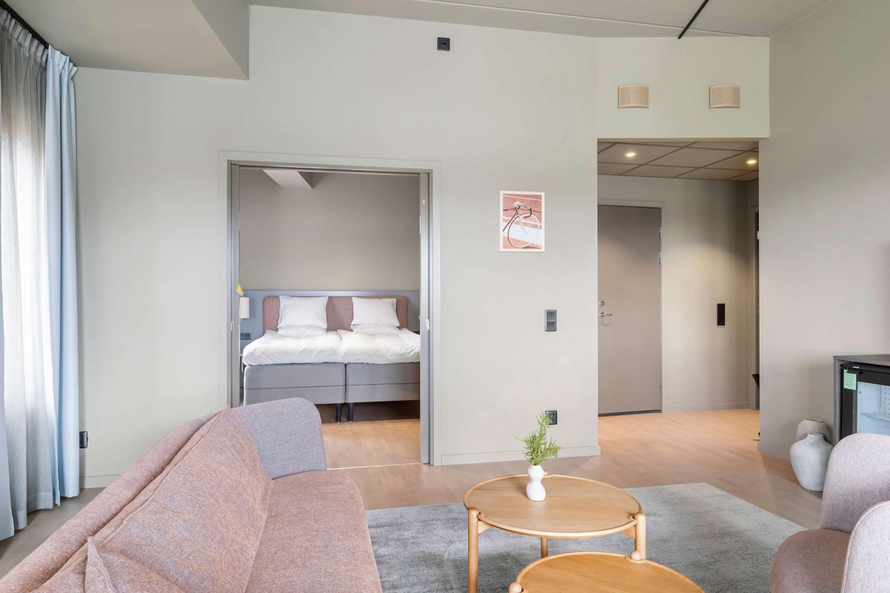 Junior King Suite with Sofa Bed, Balcony and Sea View - Non-Smoking - Photo 1