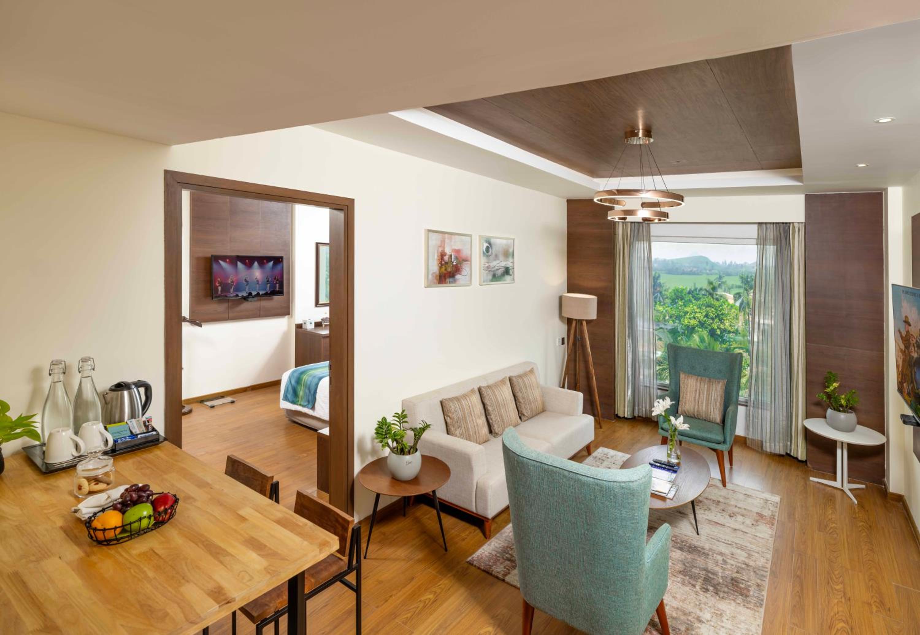 Diplomatic Suite - Photo 9