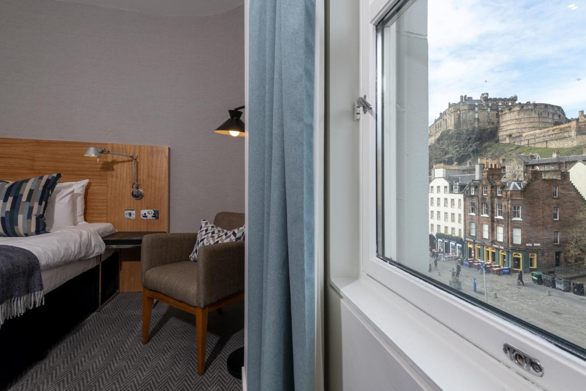 Castle View Double Room - Photo 4