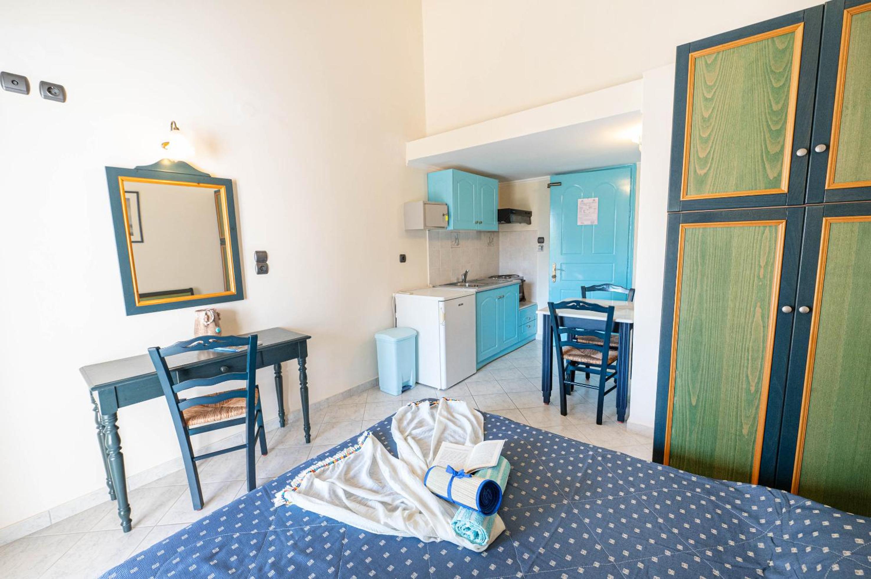 One-Bedroom Apartment photo 2