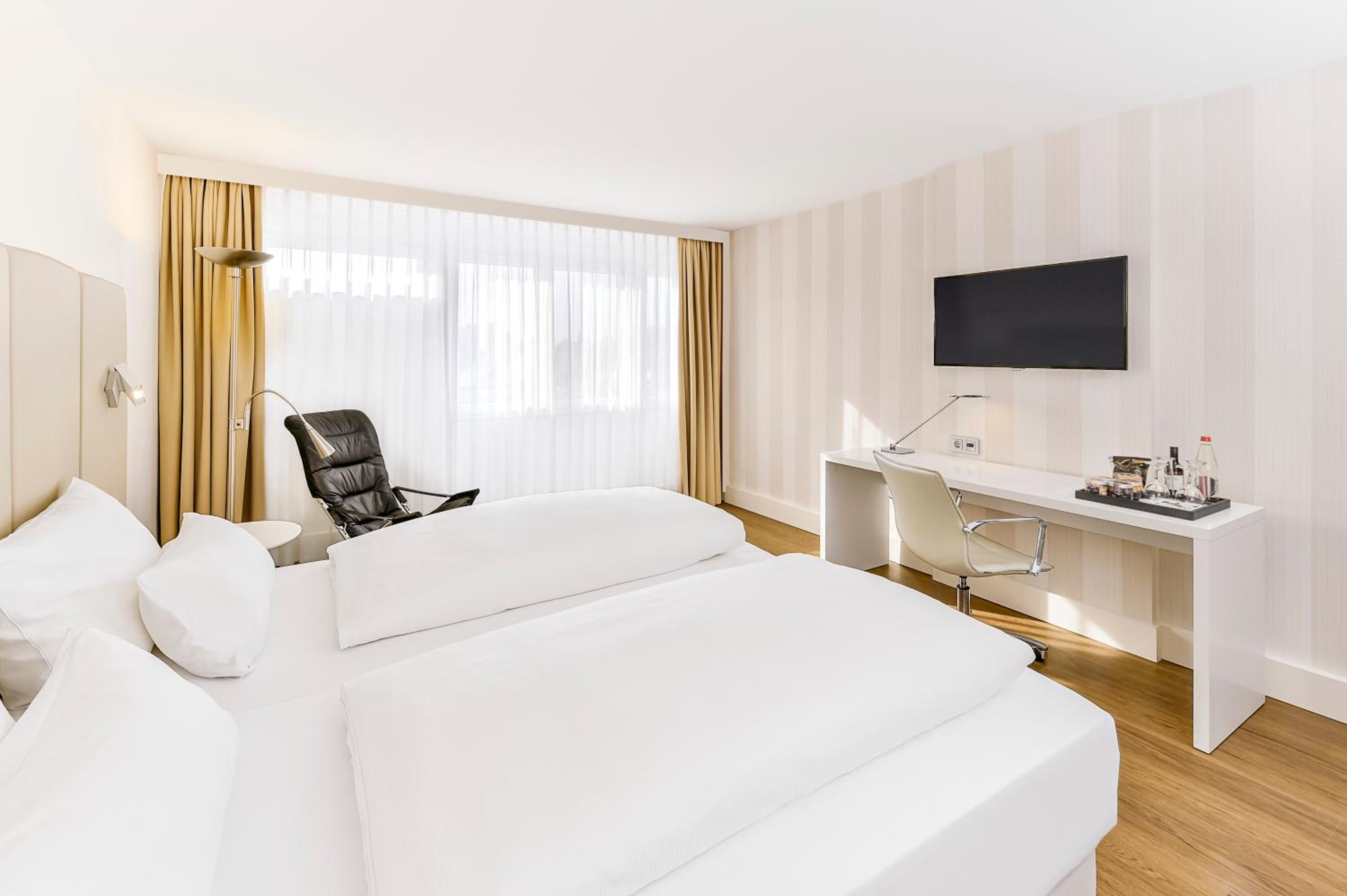 Deluxe Twin Room - Photo 2