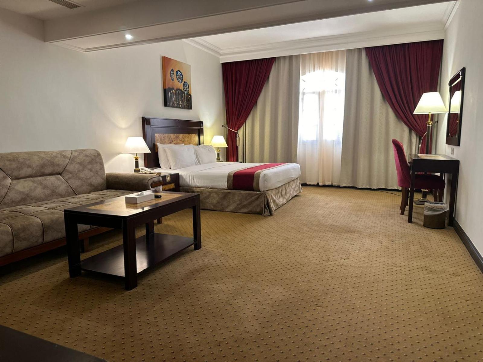 Deluxe Room - Photo 1