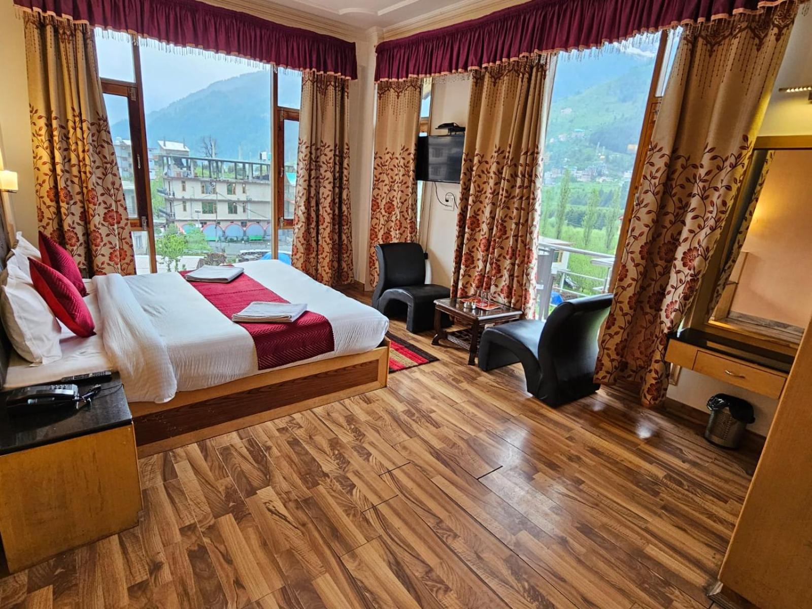 Superior King Room