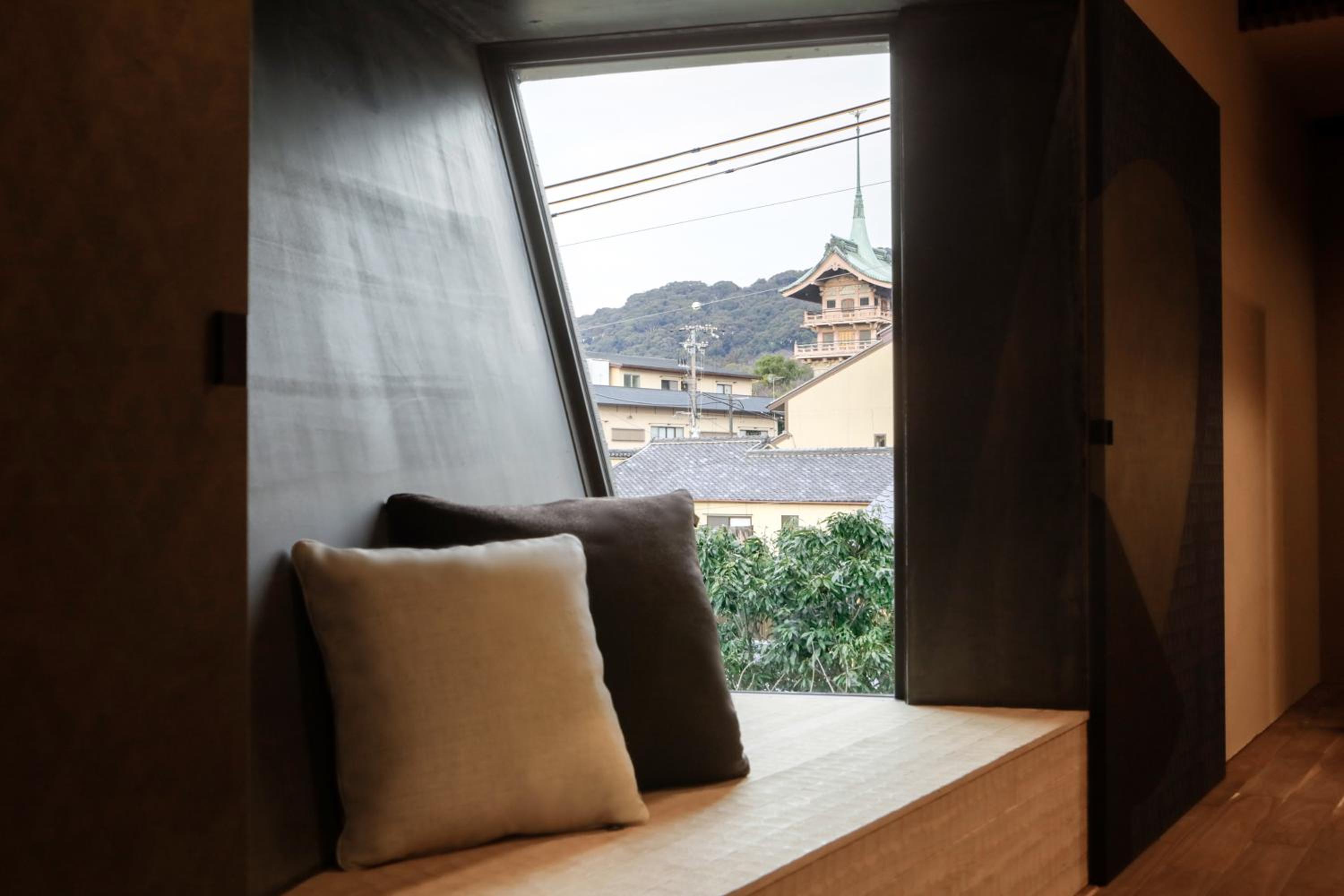 Deluxe King Room with Courtyard View(Annex) photo 2