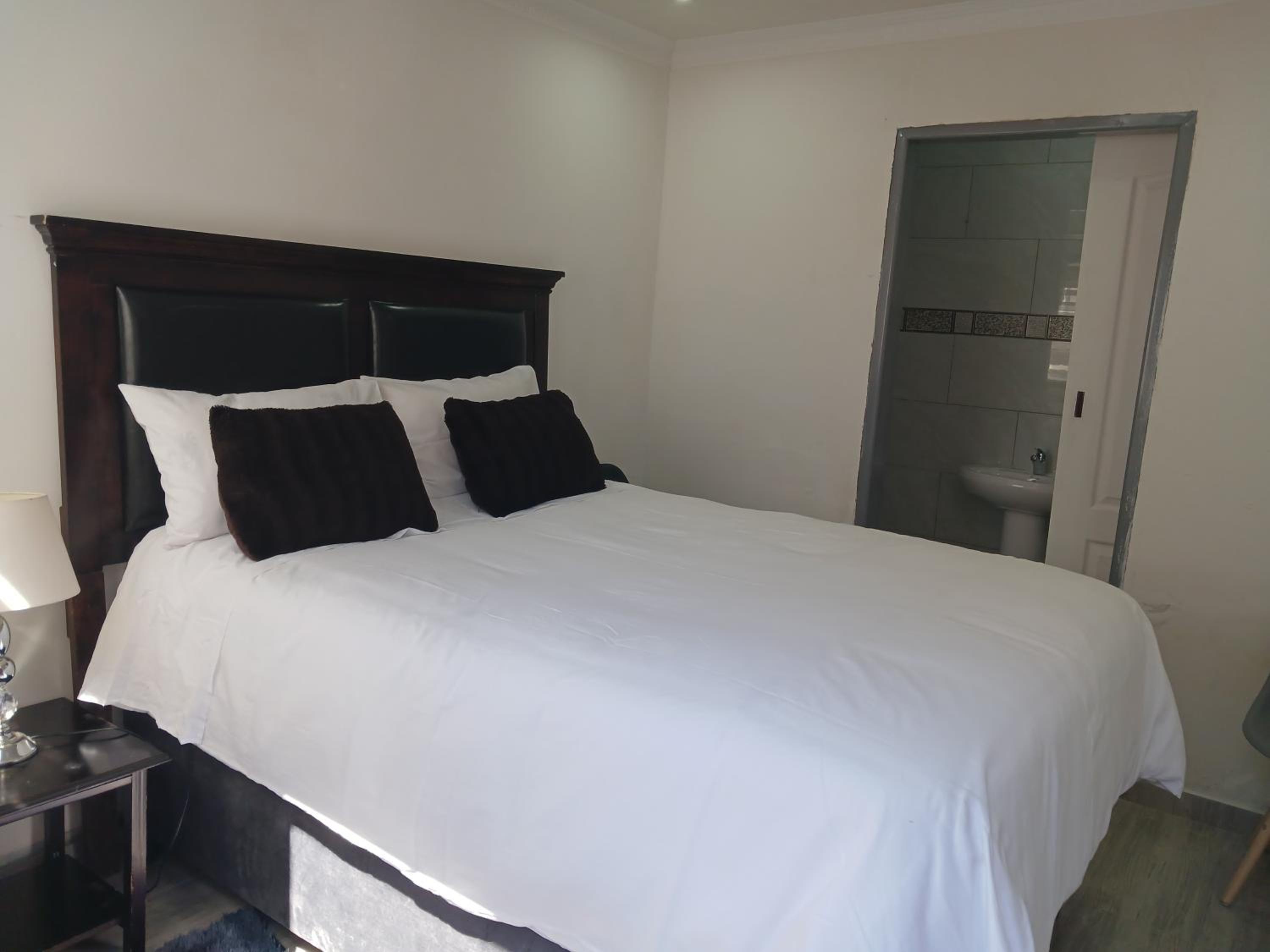 Queen Suite photo 1
