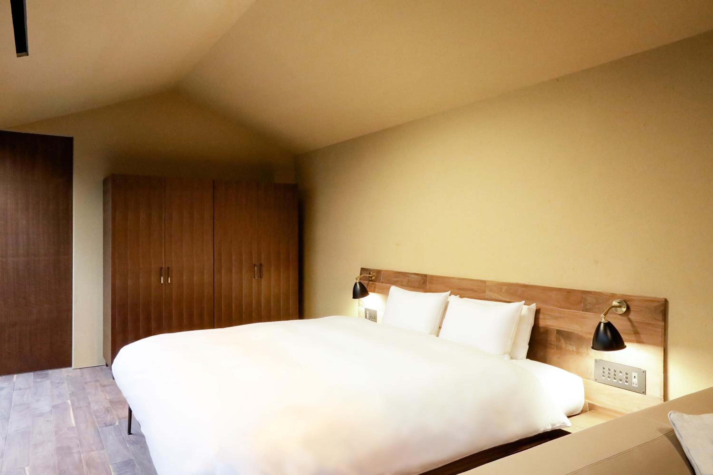 Superior King Room with Garden View(Annex)