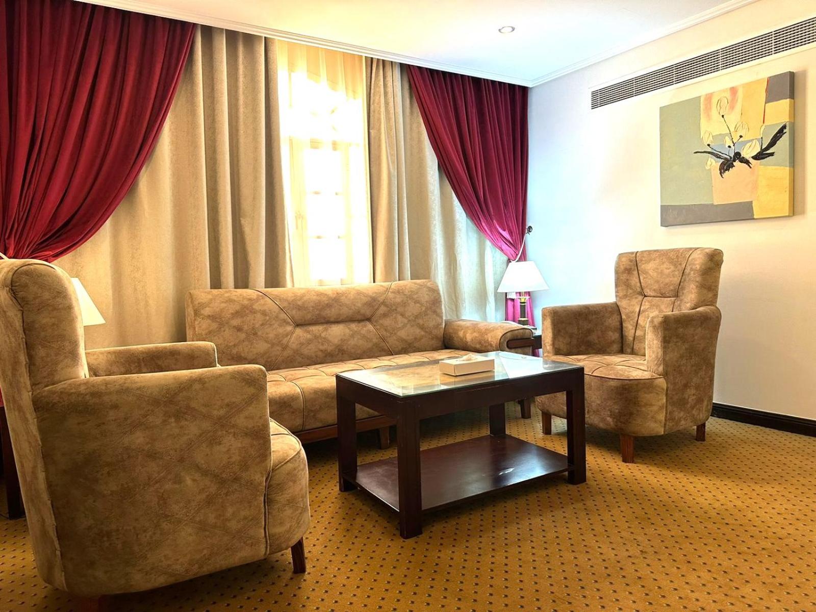 Suite - Photo 2