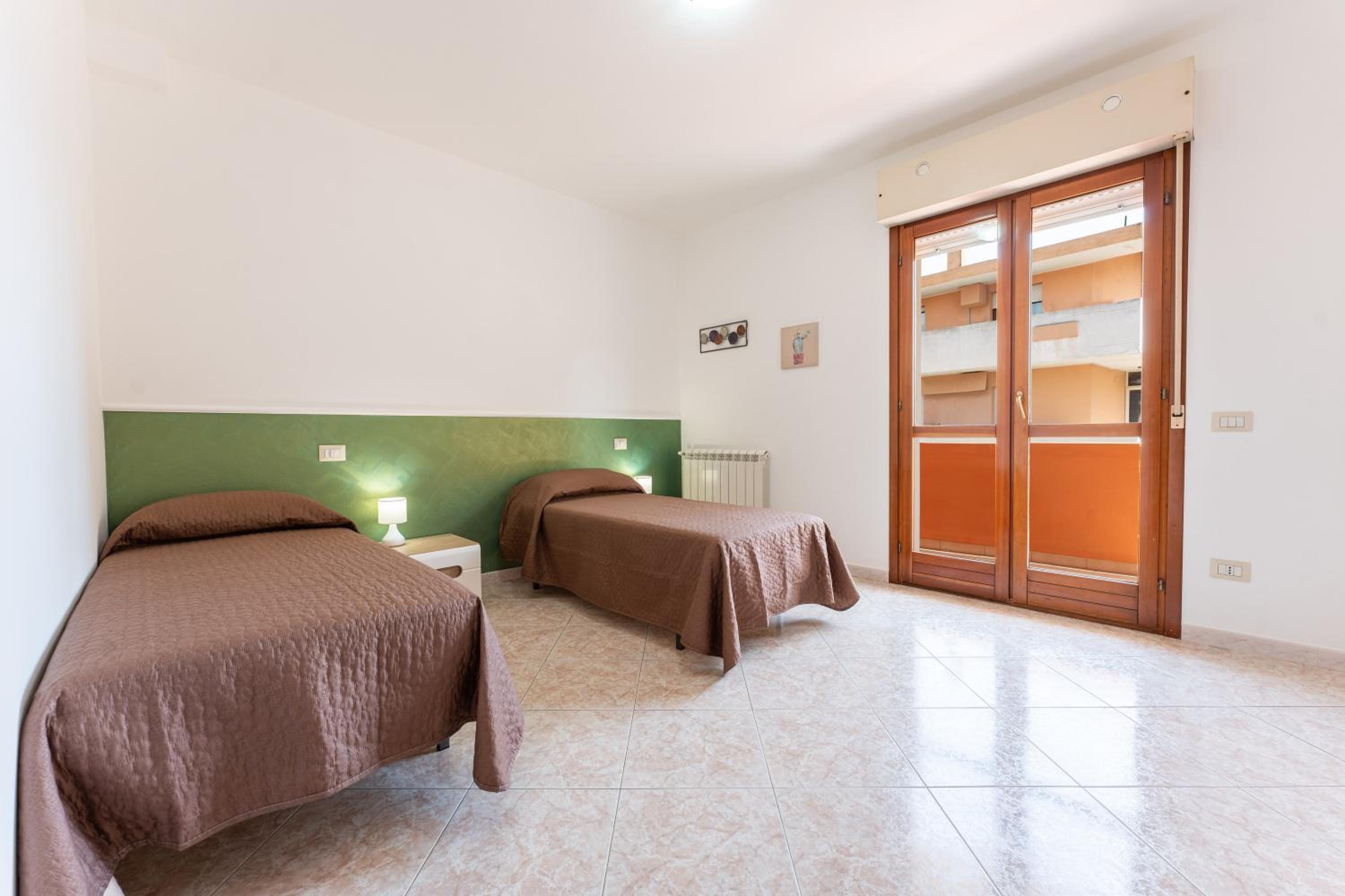 Two-Bedroom Deluxe Apartment with Balcony photo 2