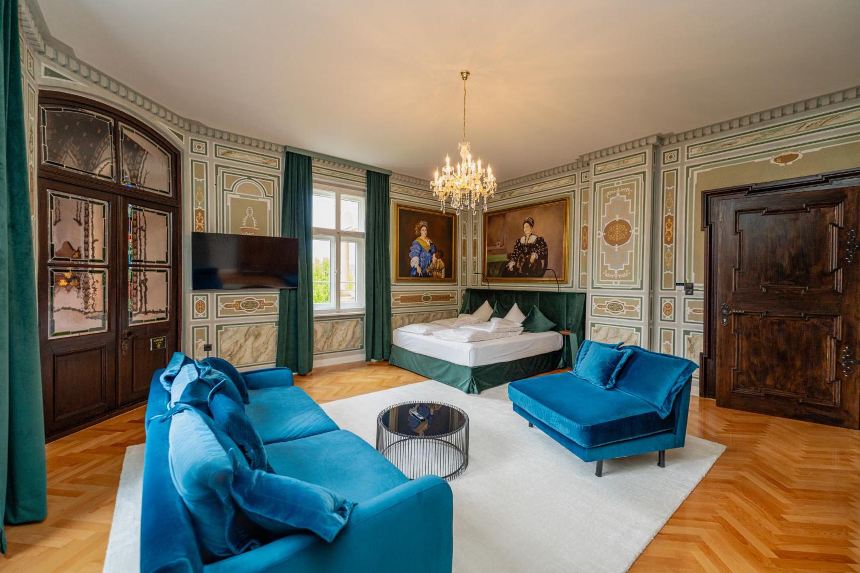 Deluxe Junior Suite - Photo 5