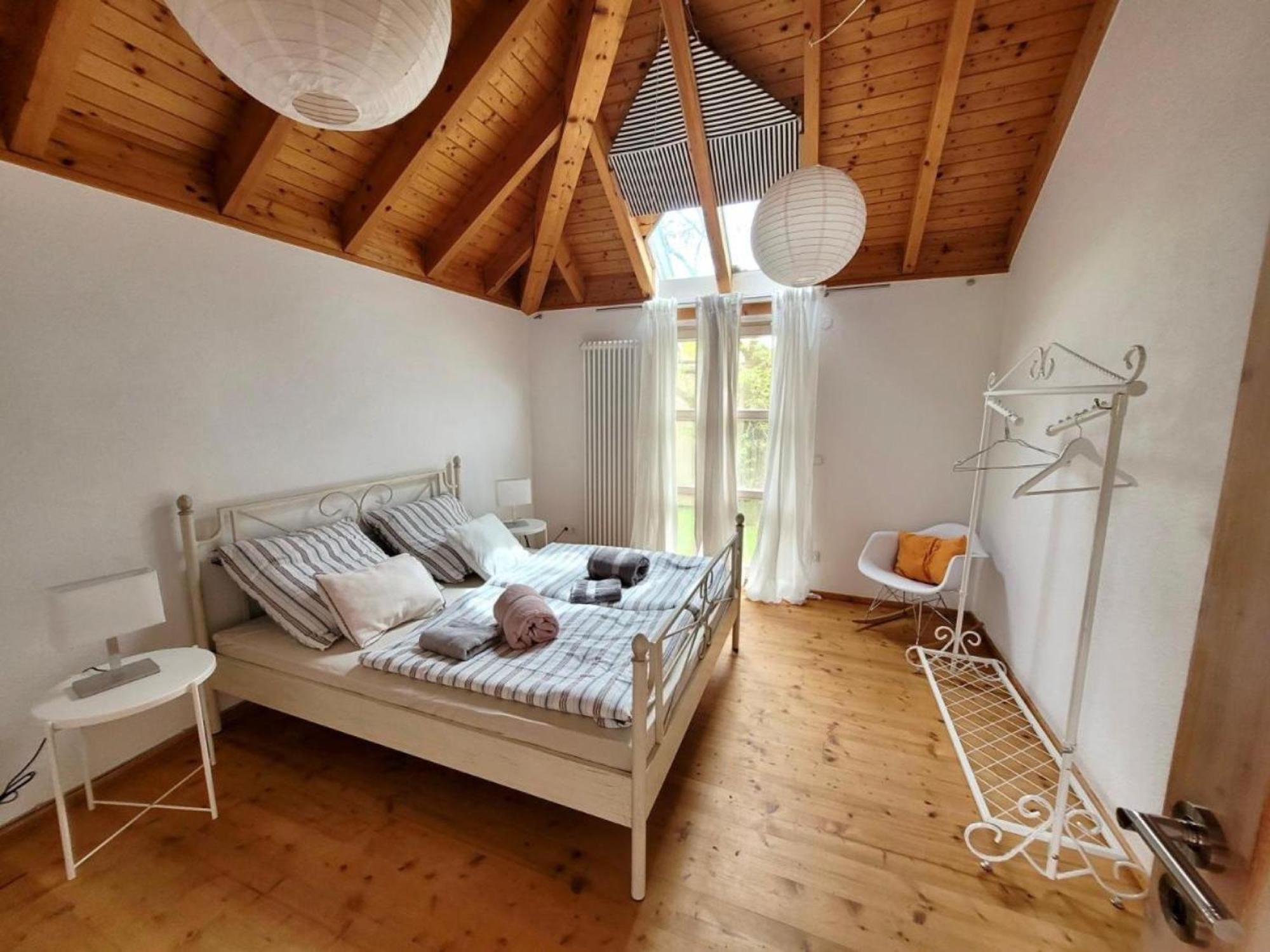 Three-Bedroom House photo 3