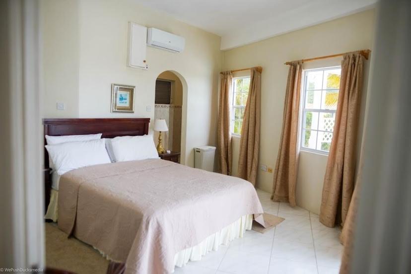 Villa 7 (Three-Bedroom Villa) photo 2